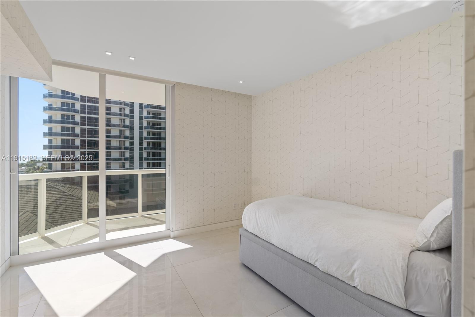 Miami Beach, Florida, 33140, United States, 5 Bedrooms Bedrooms, ,5 BathroomsBathrooms,Residential,For Sale,1997515