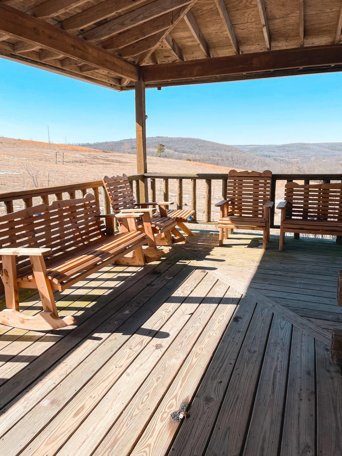 Mountain View, Arkansas, 72560, United States, 4 Bedrooms Bedrooms, ,2 BathroomsBathrooms,Residential,For Sale,1988851