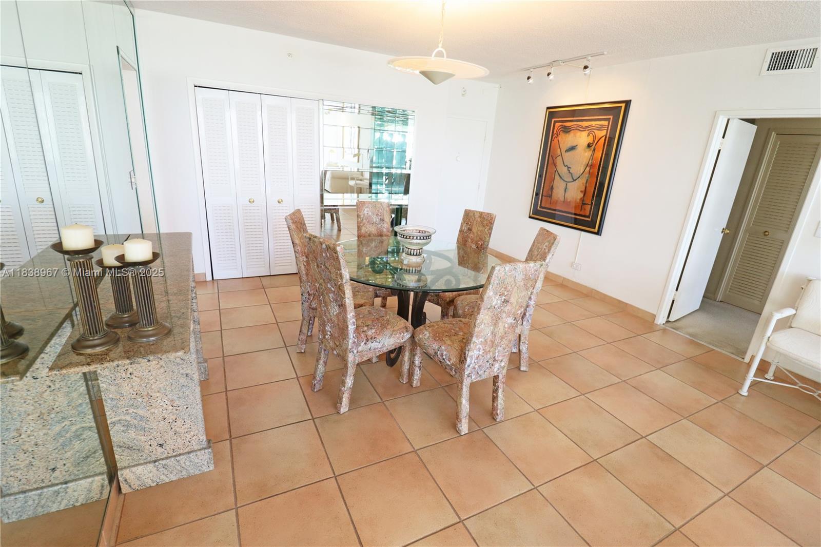 Miami Beach, Florida, 33140, United States, 2 Bedrooms Bedrooms, ,2 BathroomsBathrooms,Residential,For Sale,1890923