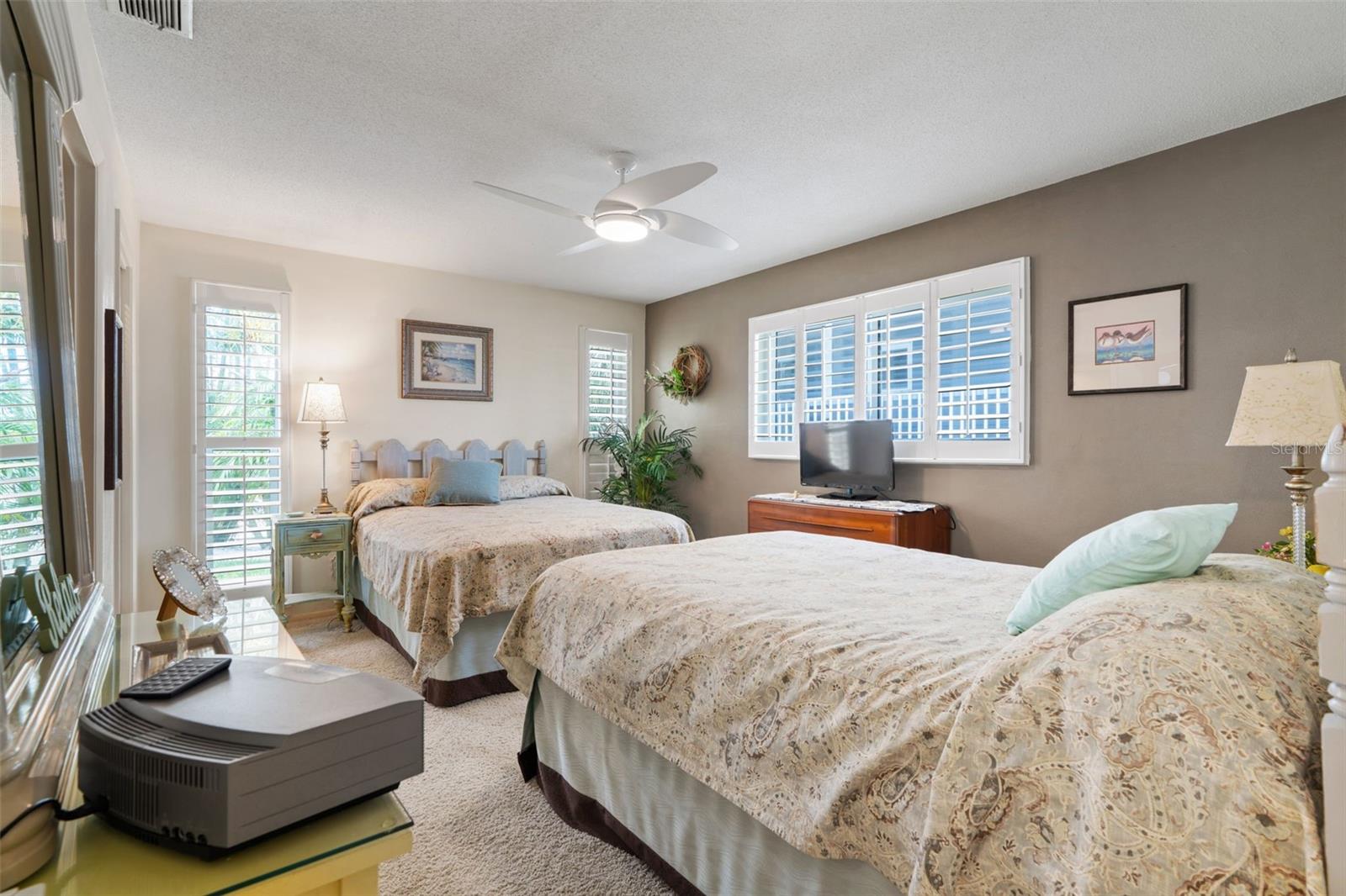 Belleair Beach, Florida, 33786, United States, 2 Bedrooms Bedrooms, ,3 BathroomsBathrooms,Residential,For Sale,1930799