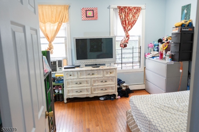 Elizabeth City, New Jersey, 07206, United States, 2 Bedrooms Bedrooms, ,3 BathroomsBathrooms,Residential,For Sale,1992844