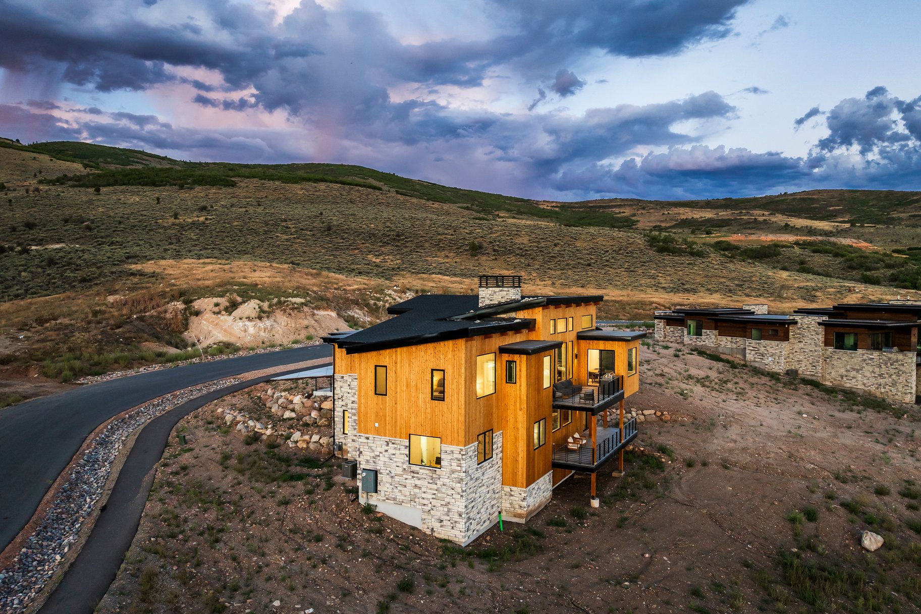  New Build Mountain Modern Home with Expansive Views - 物件實景