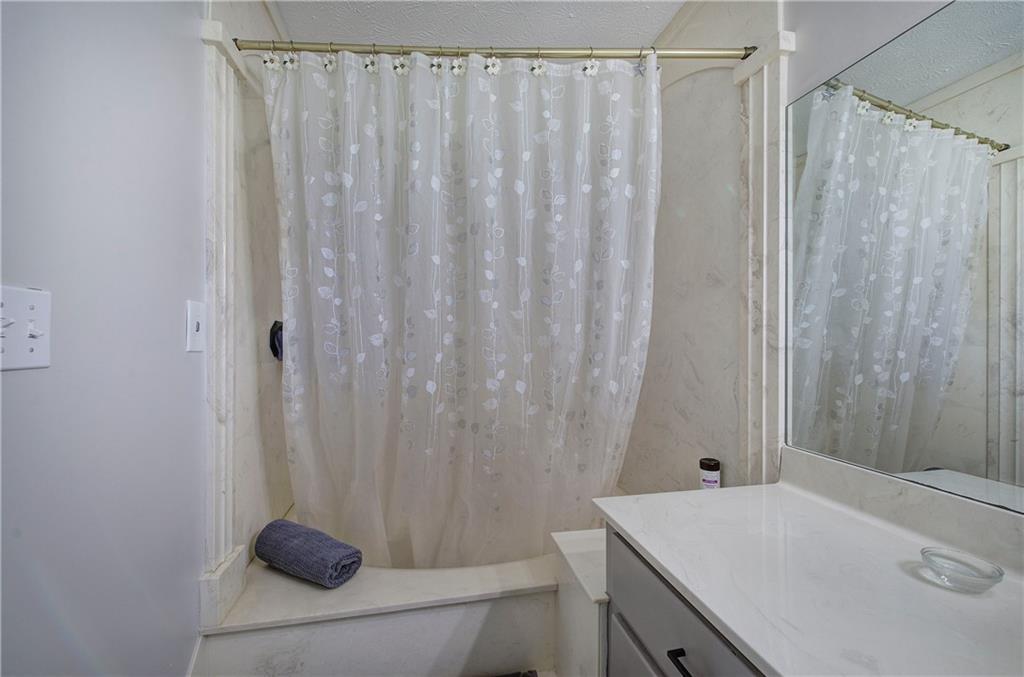 Adairsville, Georgia, 30103, United States, 3 Bedrooms Bedrooms, ,3 BathroomsBathrooms,Residential,For Sale,1848966