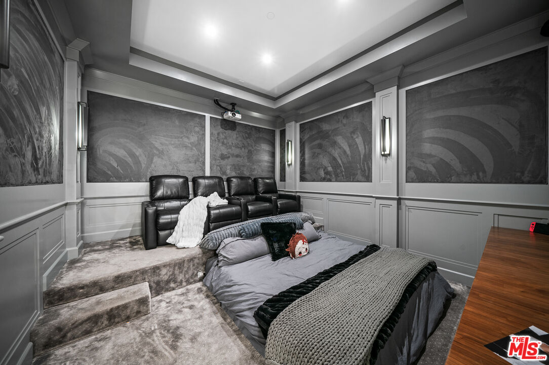 Valley Village, California, 91607, United States, 7 Bedrooms Bedrooms, ,8 BathroomsBathrooms,Residential,For Sale,1997303