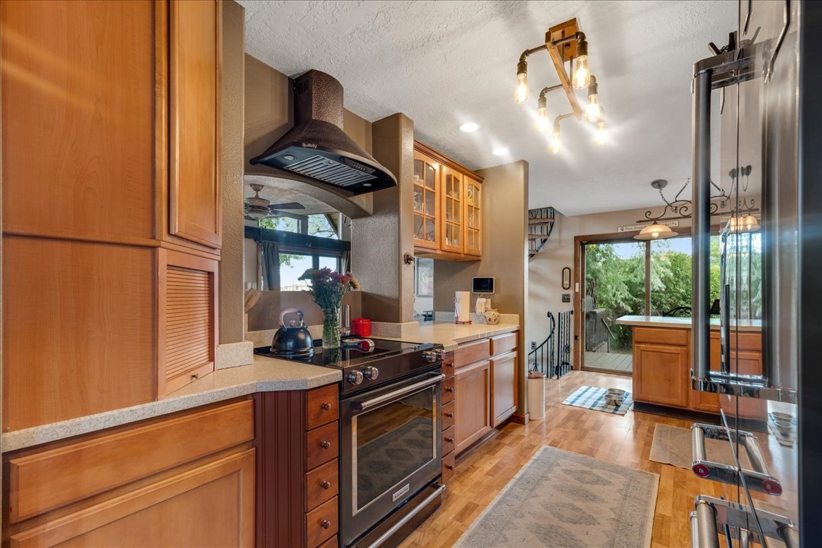 Black Eagle, Montana, 59414, United States, 4 Bedrooms Bedrooms, ,3 BathroomsBathrooms,Residential,For Sale,1921006