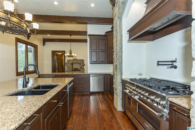 Calera, Alabama, 35040, United States, 5 Bedrooms Bedrooms, ,6 BathroomsBathrooms,Residential,For Sale,2006341