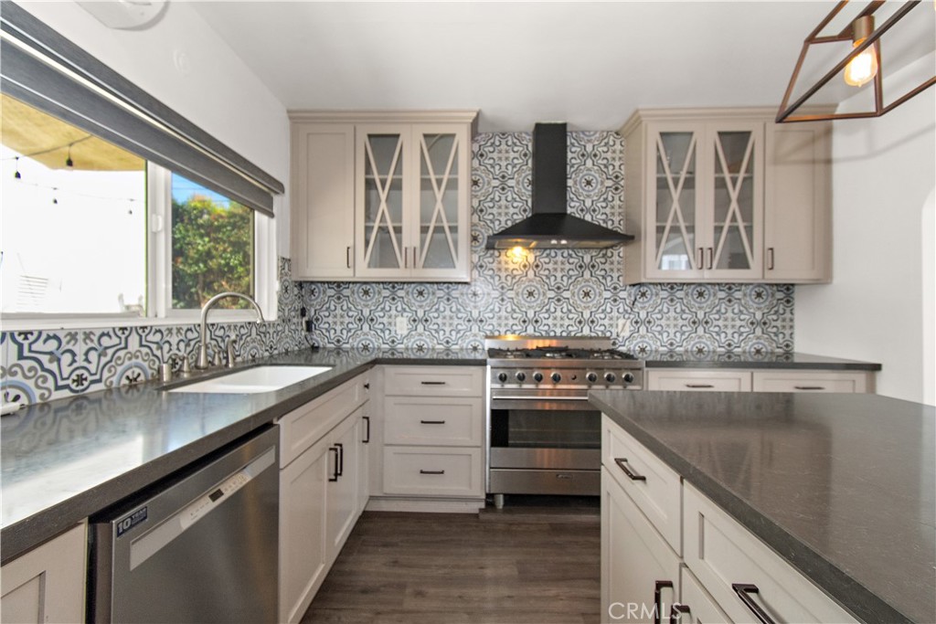 Los Angeles, California, 90019, United States, ,Residential,For Sale,2022270