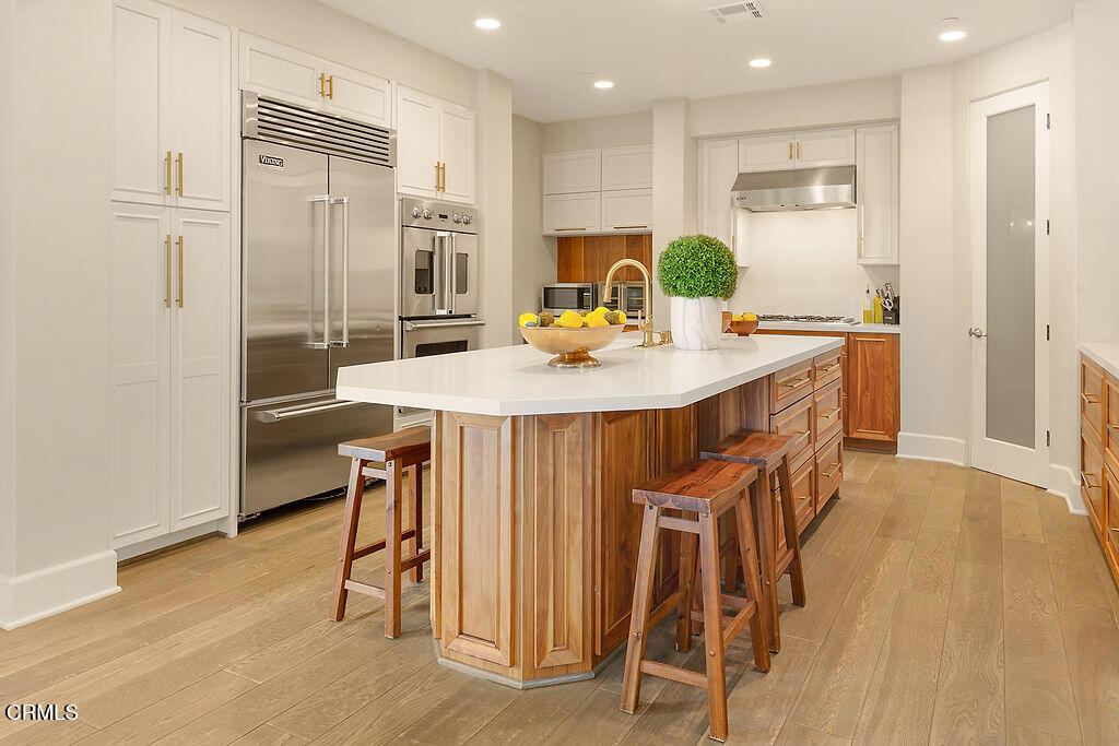 Thousand Oaks, California, 91362, United States, 4 Bedrooms Bedrooms, ,4 BathroomsBathrooms,Residential,For Sale,1997017