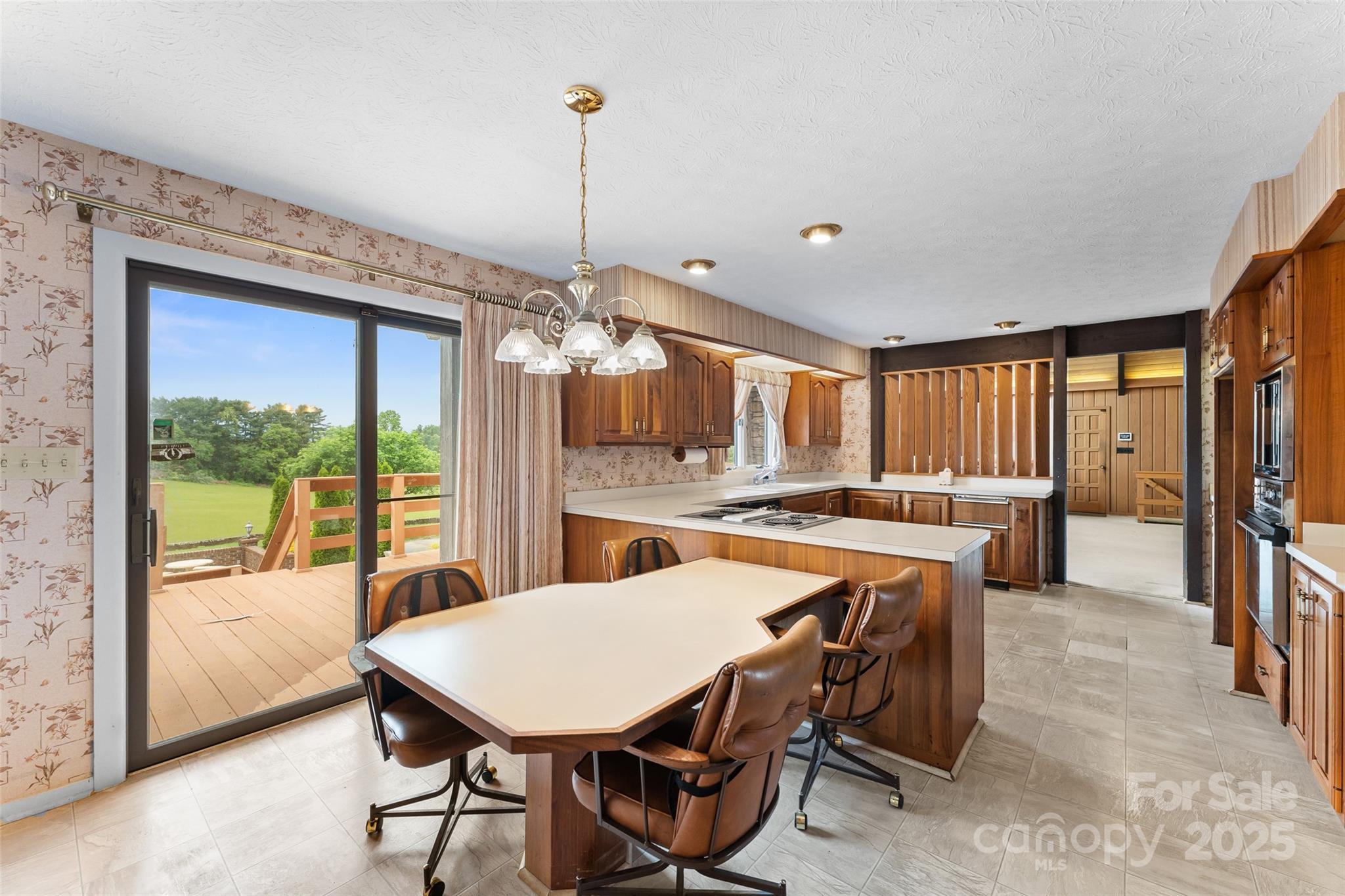 Asheville, North Carolina, 28806, United States, 4 Bedrooms Bedrooms, ,7 BathroomsBathrooms,Residential,For Sale,2001190