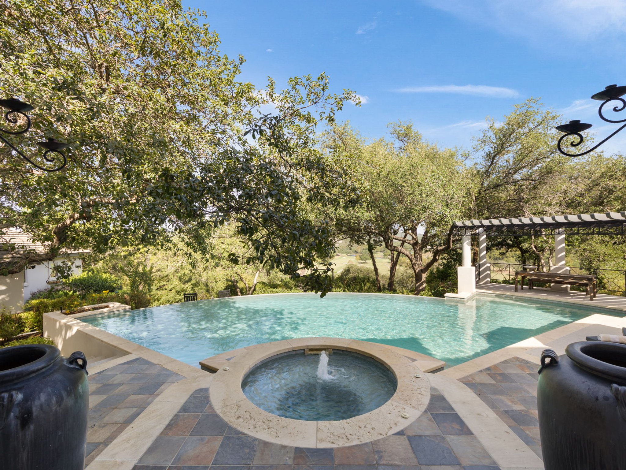  Private 2+ Acre Barton Creek Estate with Hill Country Views, Pool & Guest House - 物件實景
