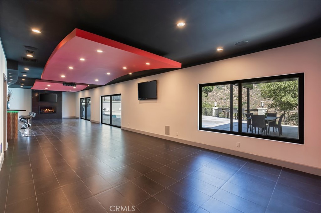 Glendale, California, 91207, United States, 4 Bedrooms Bedrooms, ,5 BathroomsBathrooms,Residential,For Sale,1934698