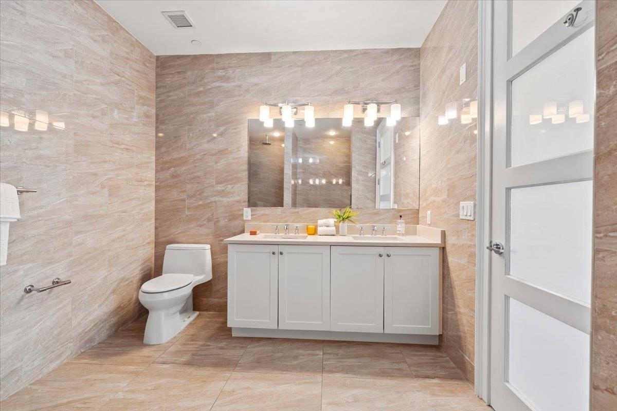 Edgewater, New Jersey, 07020, United States, 2 Bedrooms Bedrooms, ,2 BathroomsBathrooms,Residential,For Sale,1995934