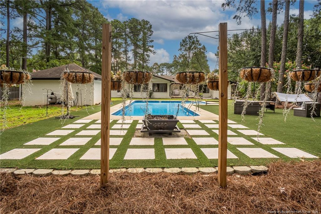 Fayetteville, North Carolina, 28303, United States, 4 Bedrooms Bedrooms, ,4 BathroomsBathrooms,Residential,For Sale,1906068