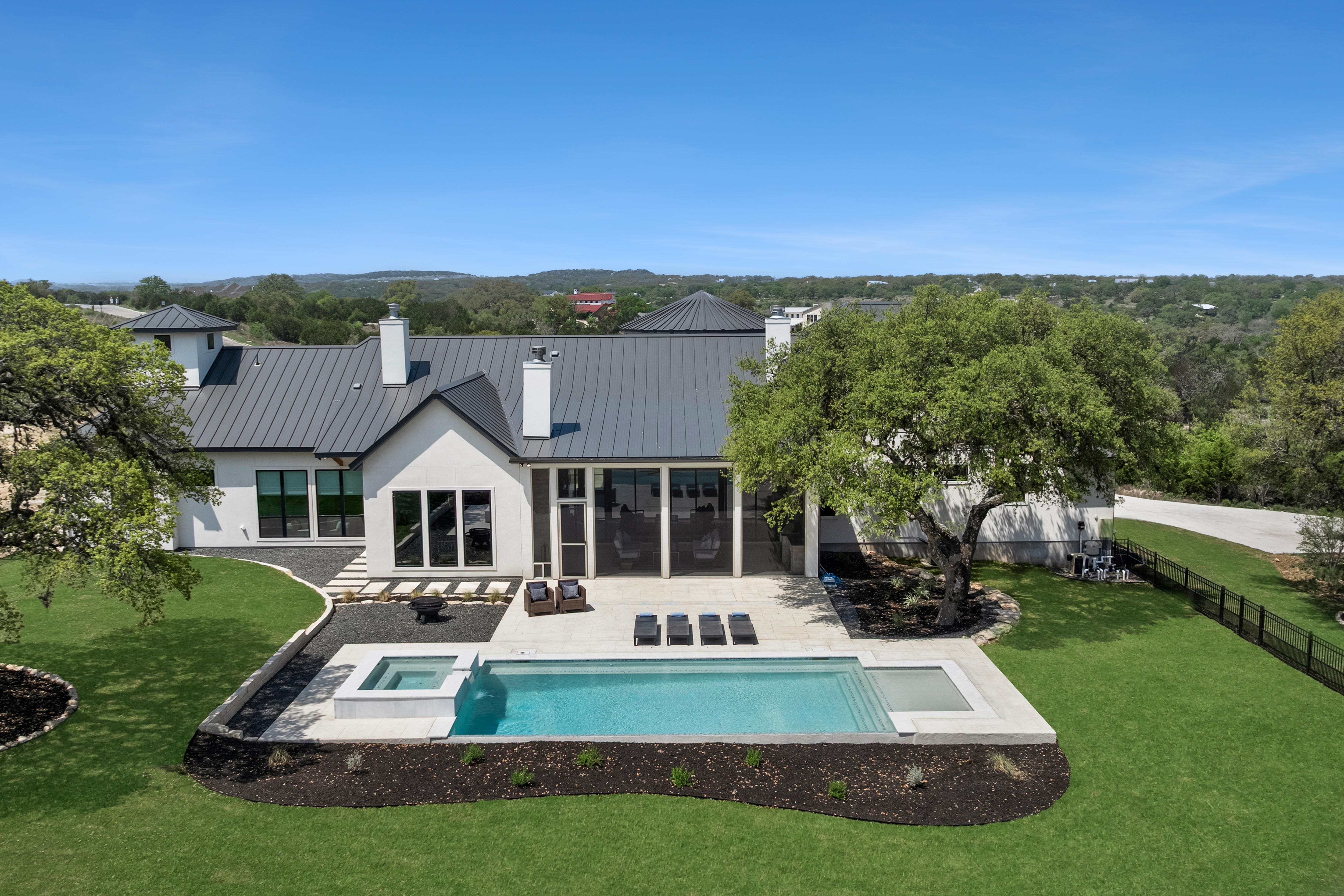  Private 15-Acre Estate with Modern Design and Scenic Hill Country Views - 物件實景