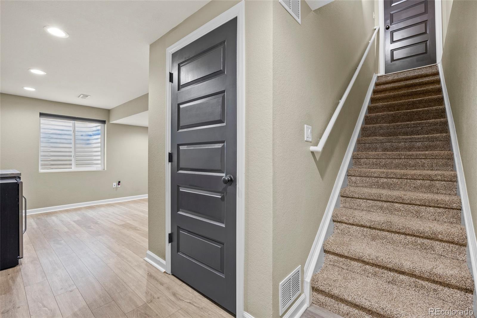 Aurora, Colorado, 80018, United States, 5 Bedrooms Bedrooms, ,3 BathroomsBathrooms,Residential,For Sale,1993047