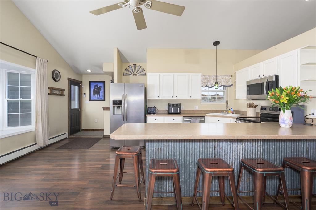 Anaconda, Montana, 59711, United States, 5 Bedrooms Bedrooms, ,3 BathroomsBathrooms,Residential,For Sale,1923651