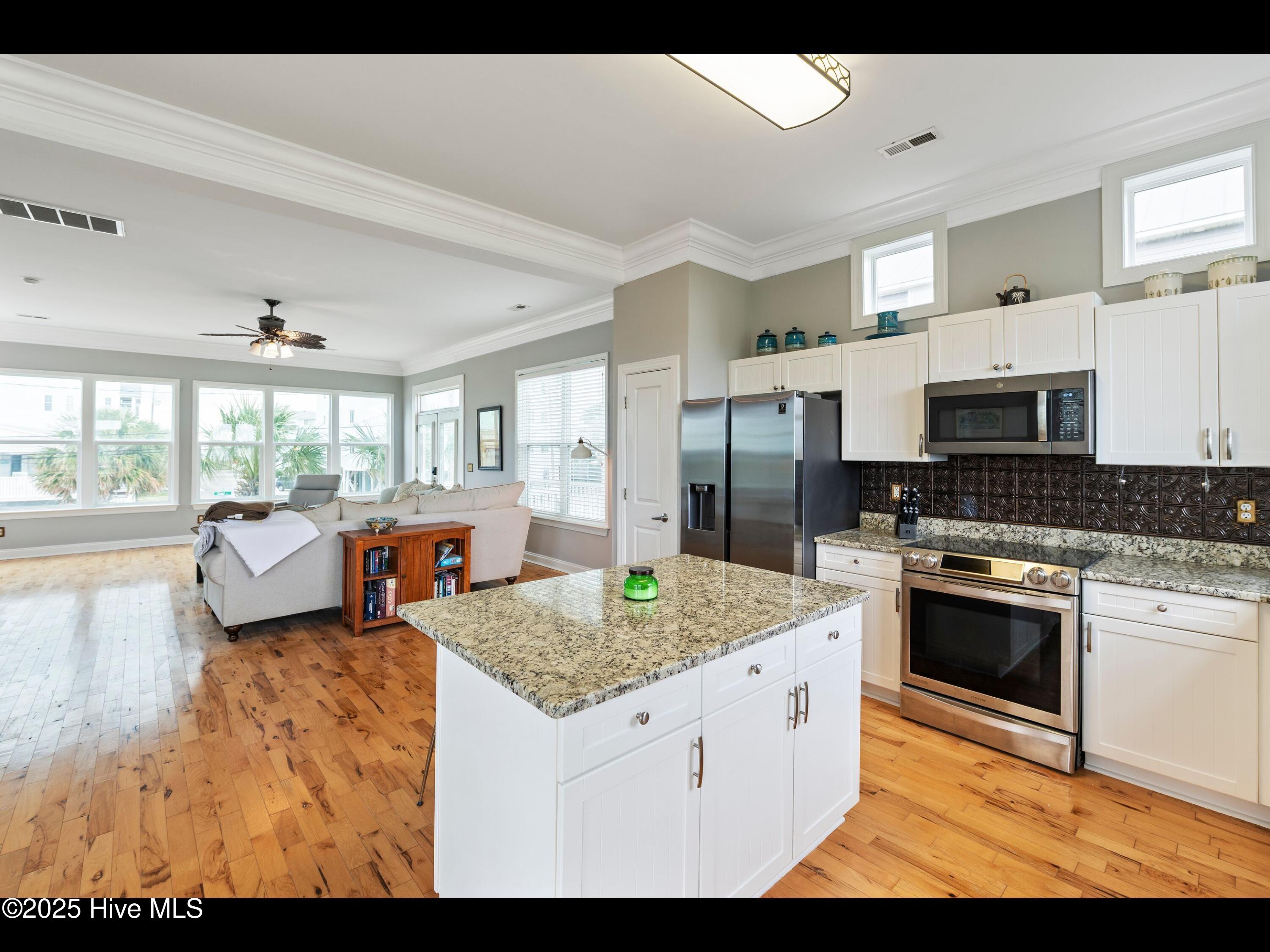 Carolina Beach, North Carolina, 28428, United States, 3 Bedrooms Bedrooms, ,3 BathroomsBathrooms,Residential,For Sale,1827738