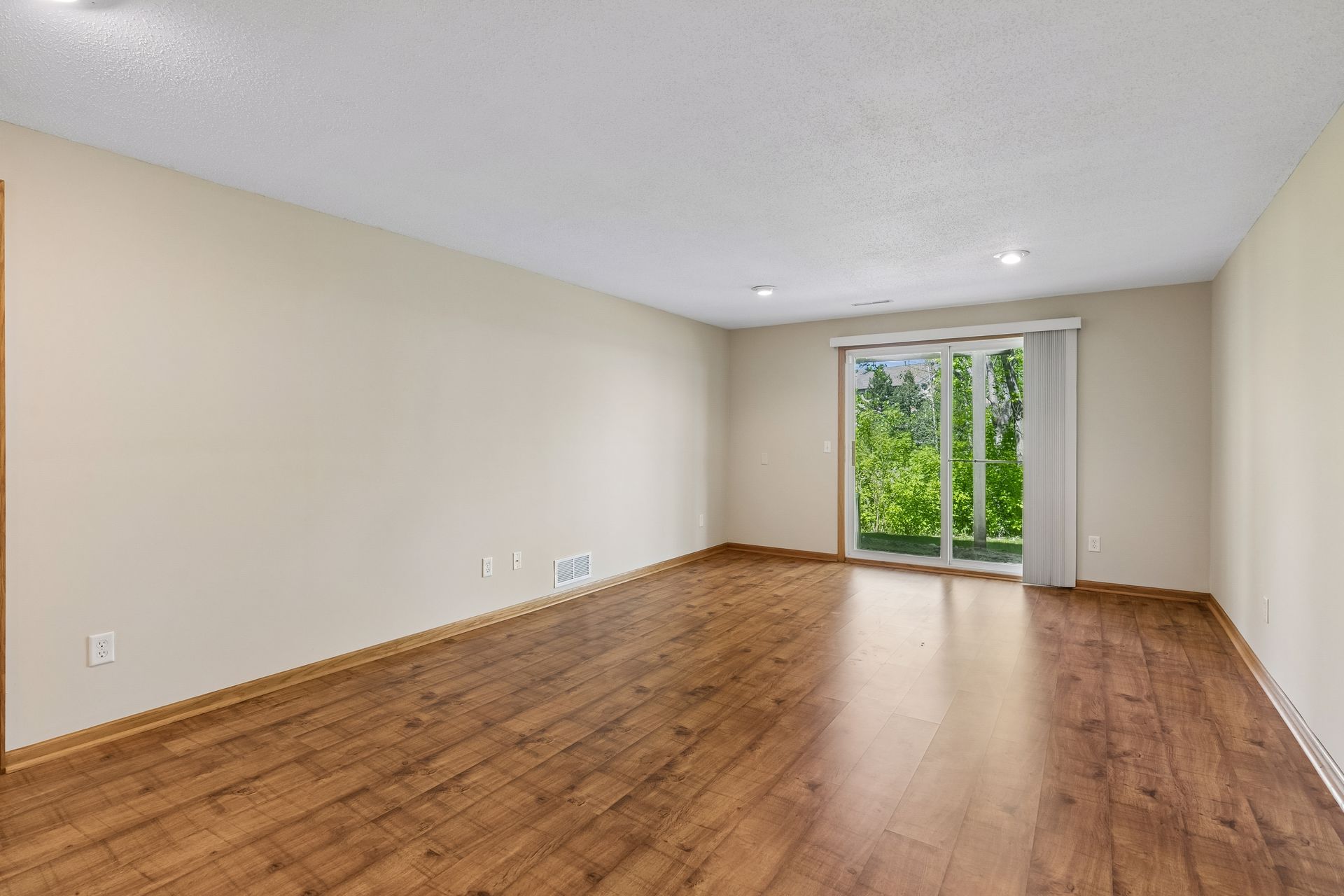  Light-Filled Luxury End Unit - 物件實景