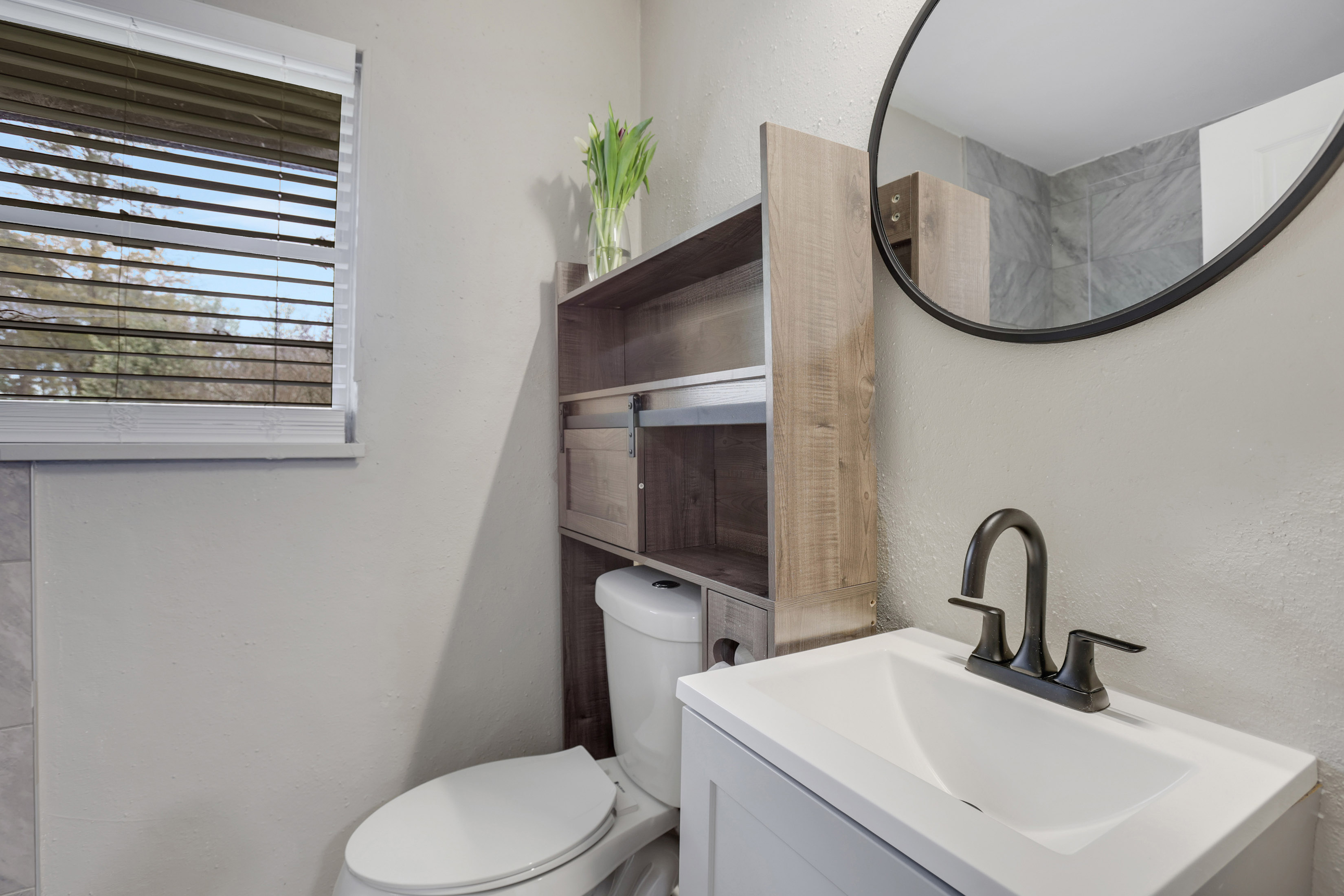  Renovated, End-Unit Townhome with Private Patio - 物件實景