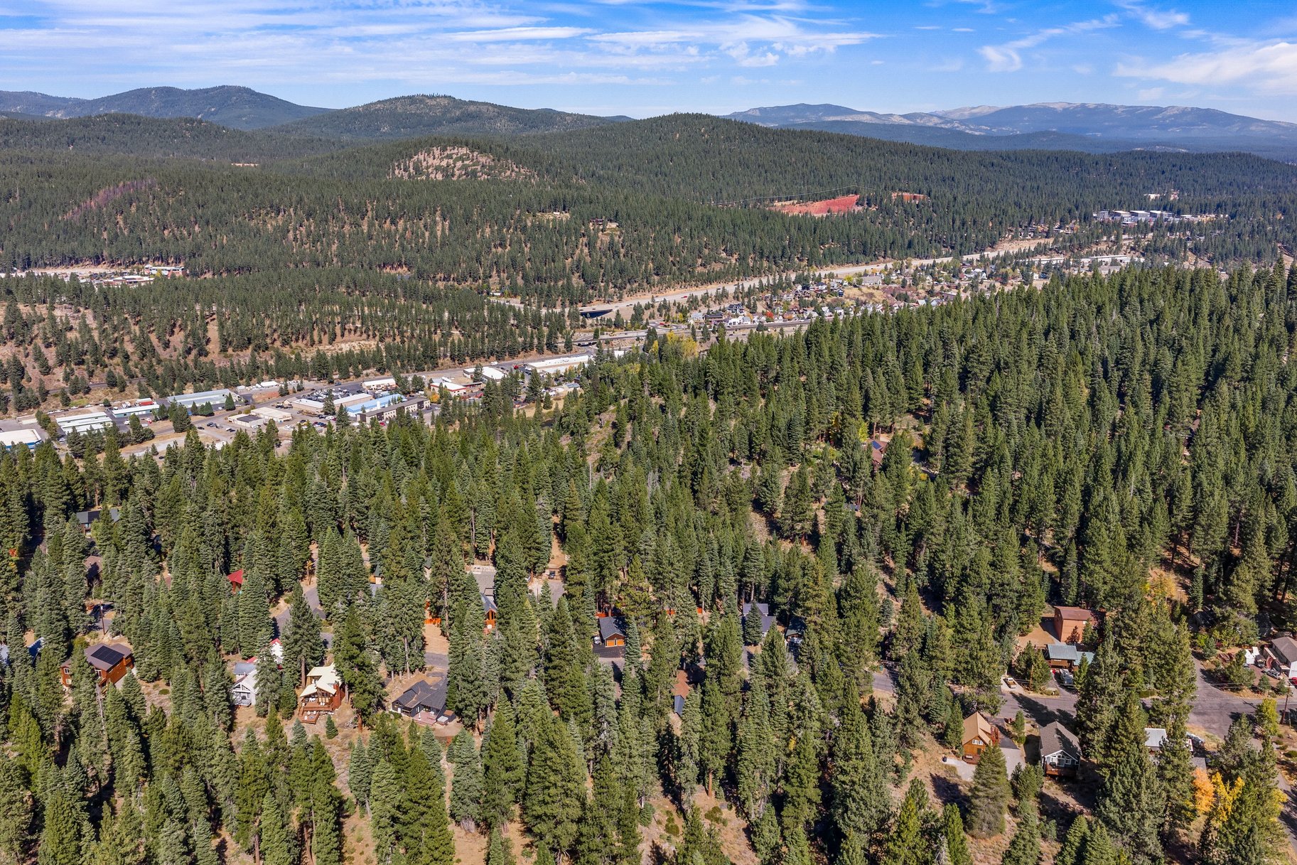  Modern Mountain Retreat Backing to Forest Service Land - 物件實景