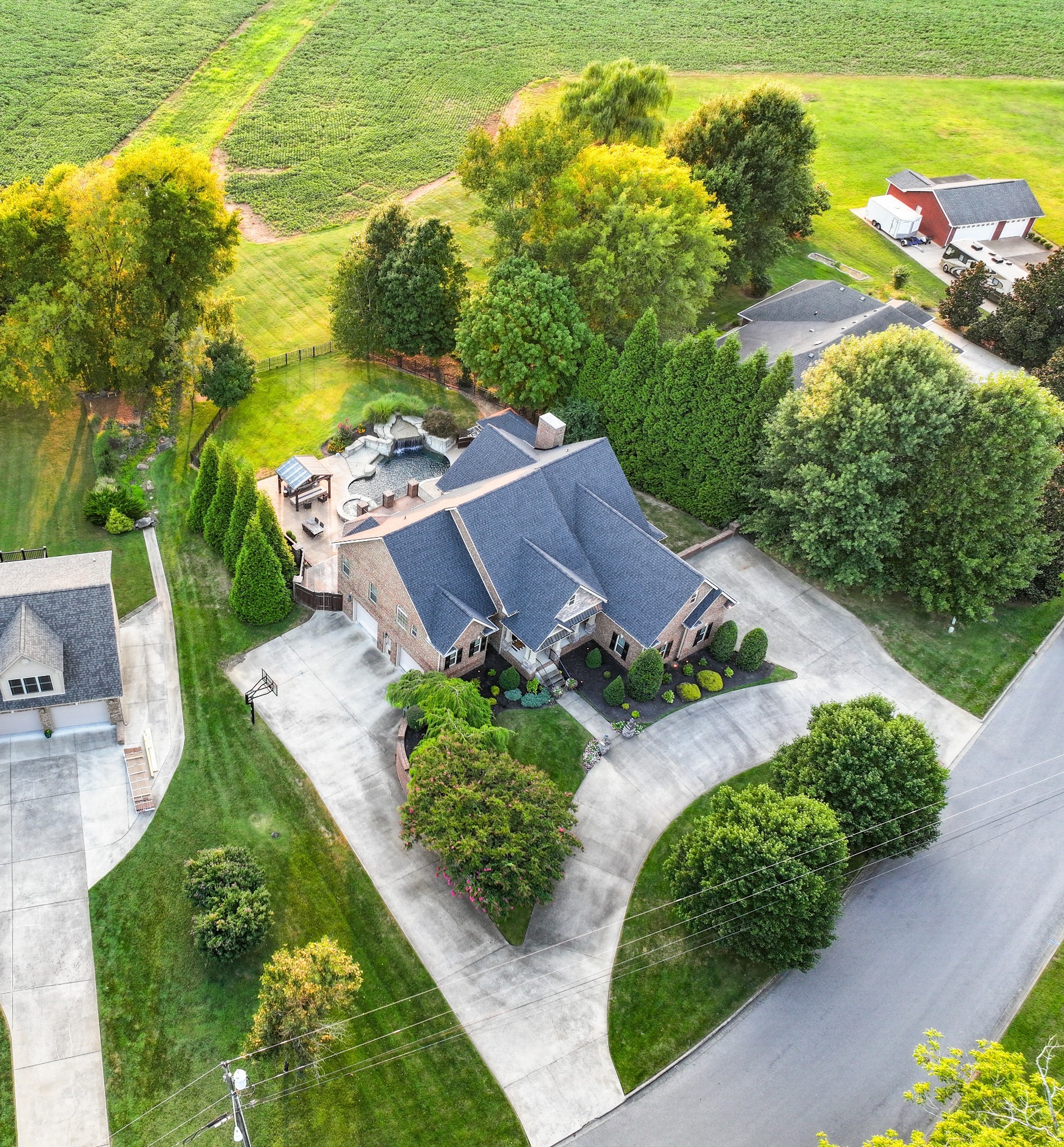 Clarksville, Tennessee, 37043, United States, 4 Bedrooms Bedrooms, ,5 BathroomsBathrooms,Residential,For Sale,1997798