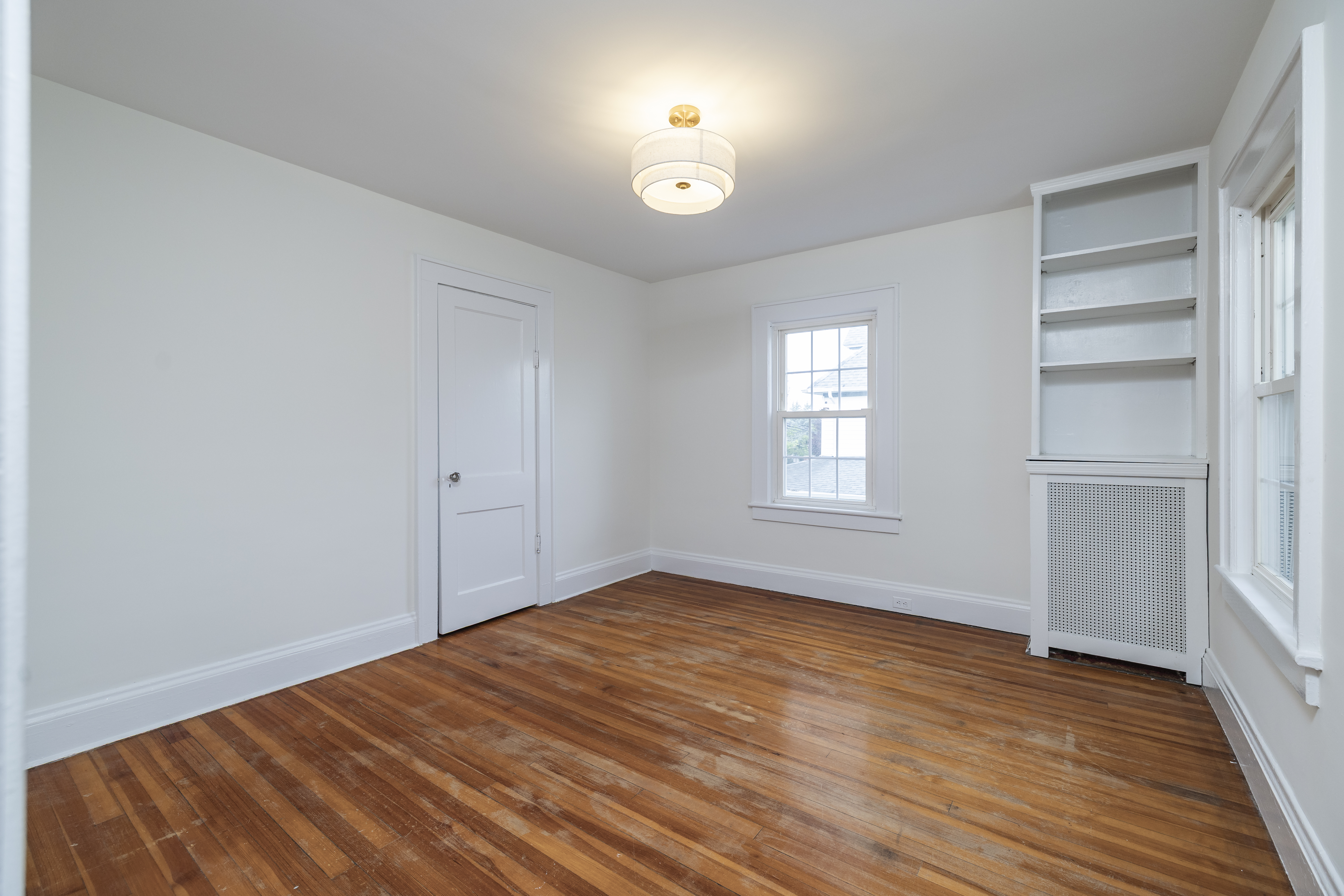 215 Lakeview Avenue, Rockville Centre, NY, 11570 - 物件實景
