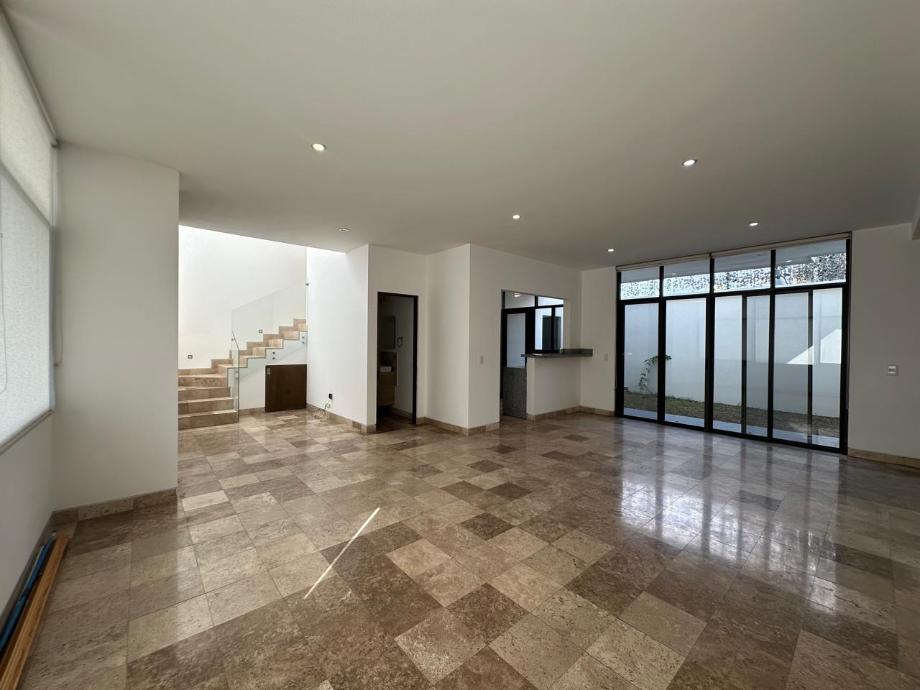 Metepec, Estado de méxico, 52148, Mexico, 3 Bedrooms Bedrooms, ,4 BathroomsBathrooms,Residential,For Sale,1996841