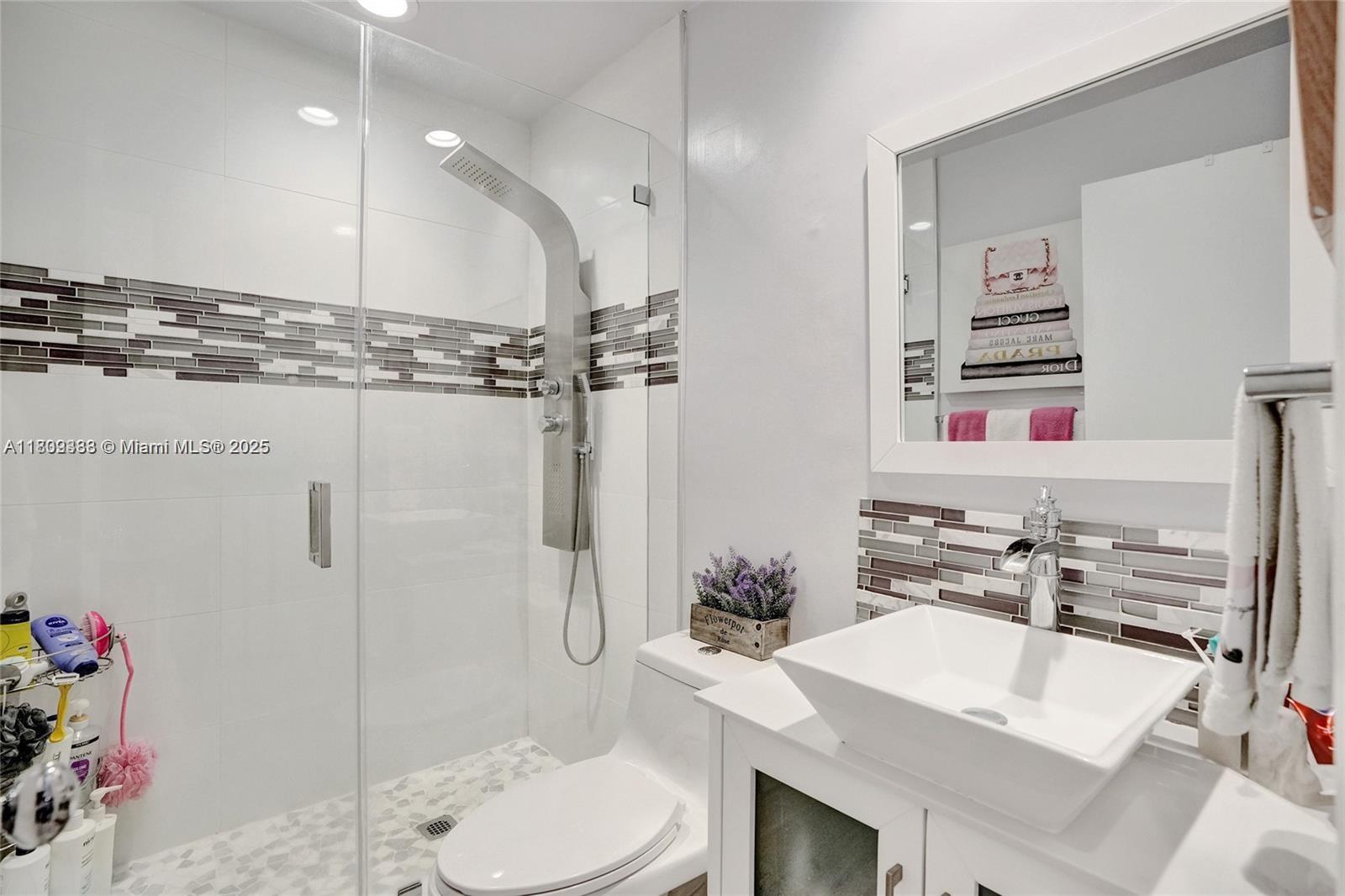 Aventura, Florida, 33180, United States, 4 Bedrooms Bedrooms, ,4 BathroomsBathrooms,Residential,For Sale,1826404