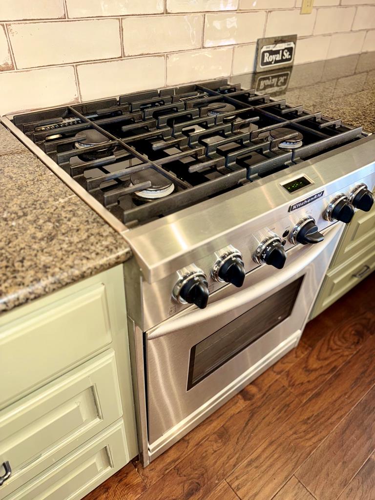 OXFORD, Mississippi, 38655, United States, 6 Bedrooms Bedrooms, ,4 BathroomsBathrooms,Residential,For Sale,1991856