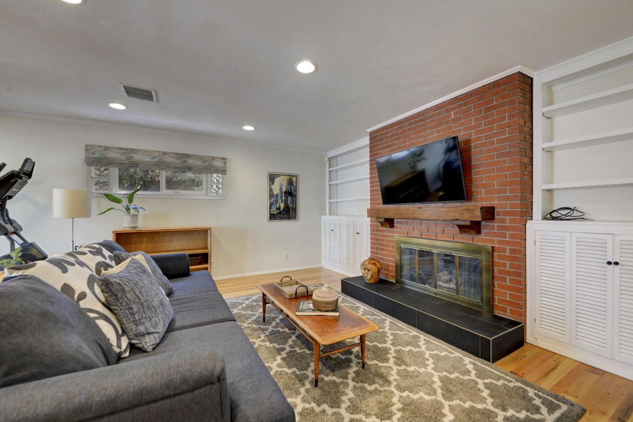 Albuquerque, New Mexico, 87108, United States, 3 Bedrooms Bedrooms, ,4 BathroomsBathrooms,Residential,For Sale,1903433