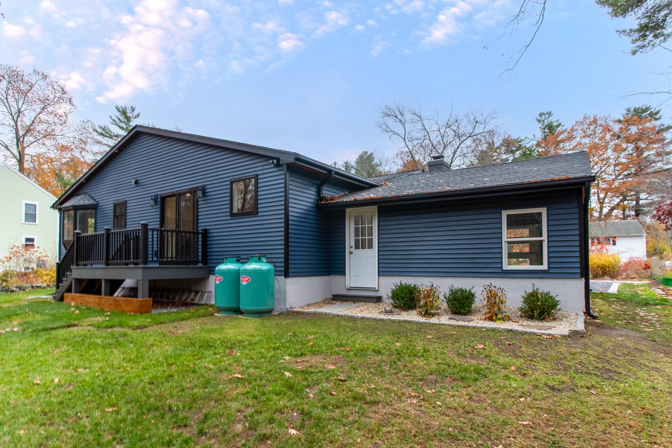 Portsmouth, New Hampshire, 03801, United States, 3 Bedrooms Bedrooms, ,1 BathroomBathrooms,Residential,For Sale,1991010