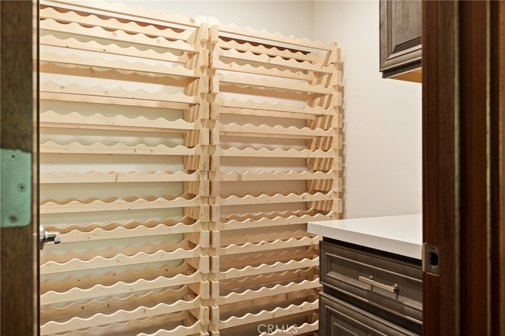 Lake Arrowhead, California, 92352, United States, 4 Bedrooms Bedrooms, ,5 BathroomsBathrooms,Residential,For Sale,1989465