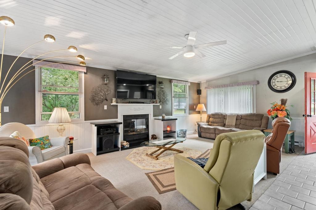 Charlevoix, Michigan, 49720, United States, 3 Bedrooms Bedrooms, ,2 BathroomsBathrooms,Residential,For Sale,1908367