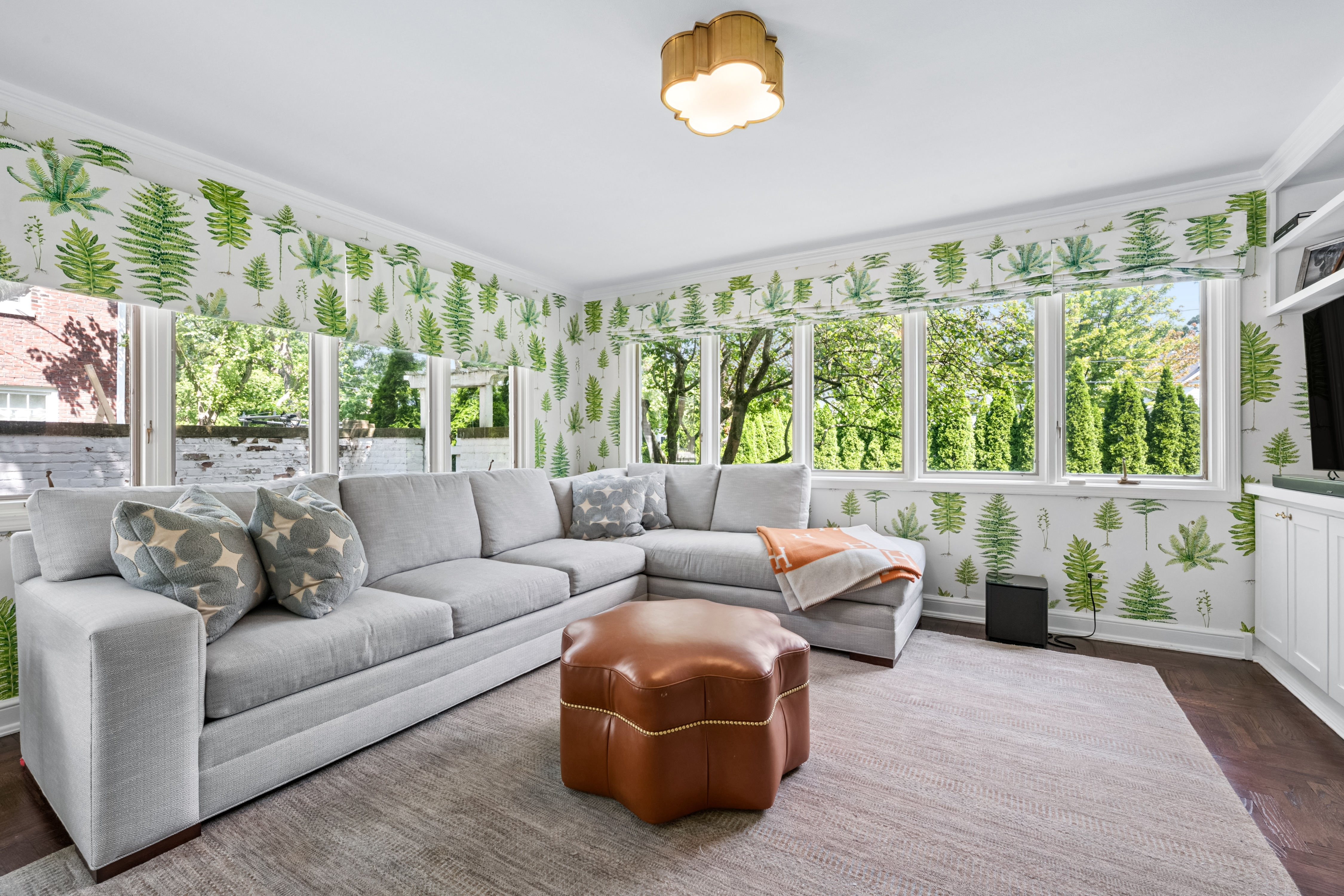  Rare, Fully Renovated, Updated Home Offering Move-In-Ready Luxury - 物件實景