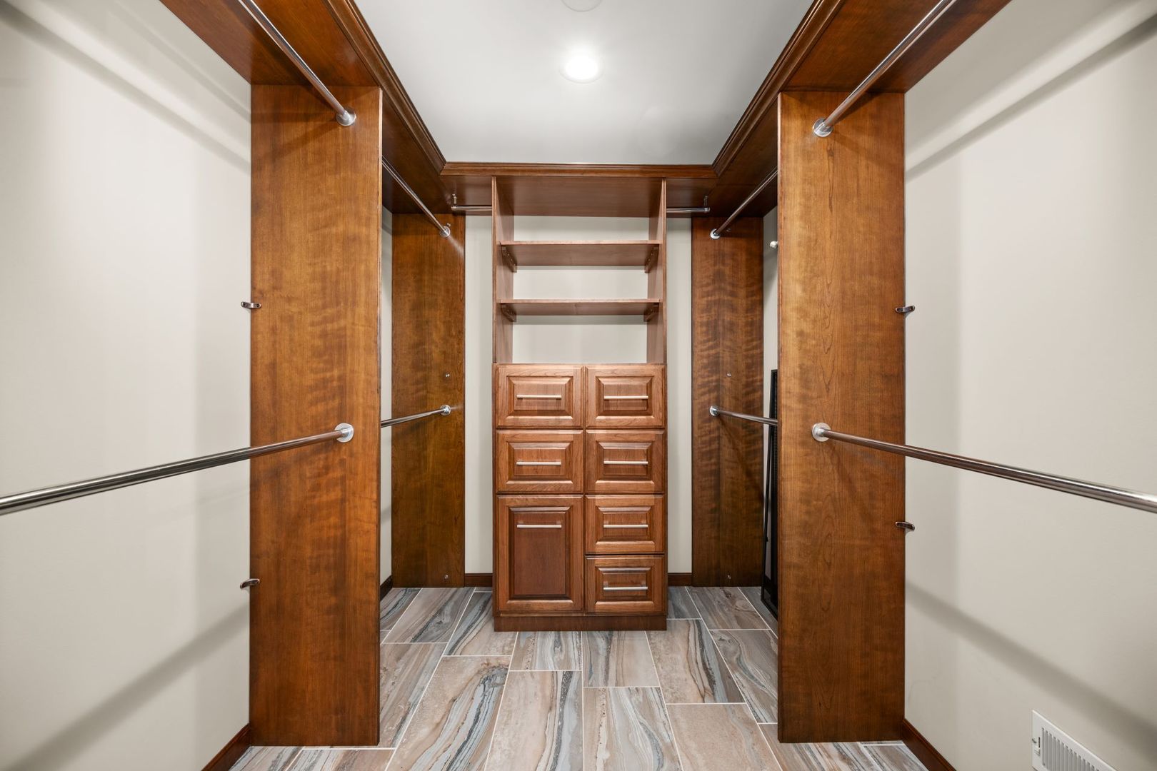 West Chicago, Illinois, 60185, United States, 4 Bedrooms Bedrooms, ,4 BathroomsBathrooms,Residential,For Sale,1991101