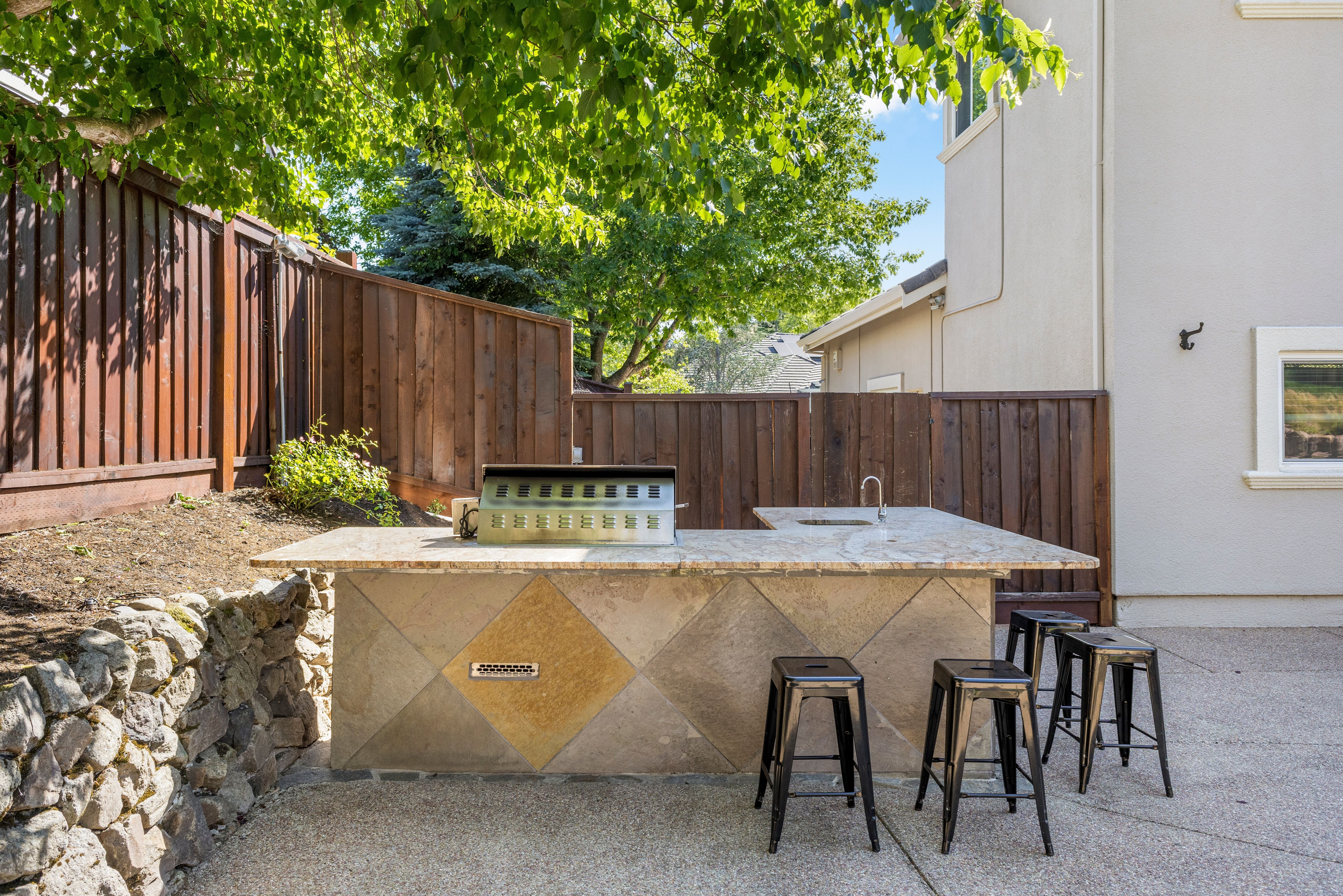  Exceptional Northridge Estates Home on Expansive Private Lot - 物件實景