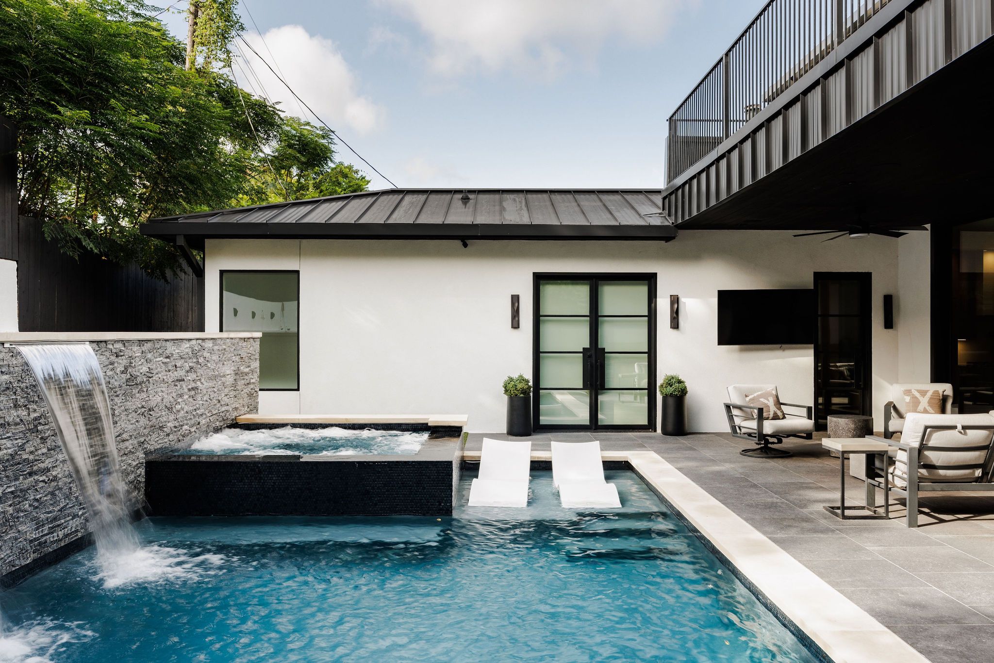  Modern Luxury Meets Timeless Elegance in Austin