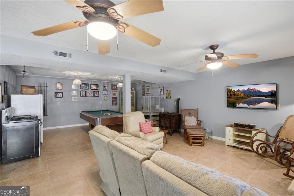 Ellijay, Georgia, 30540, United States, 3 Bedrooms Bedrooms, ,3 BathroomsBathrooms,Residential,For Sale,2036628