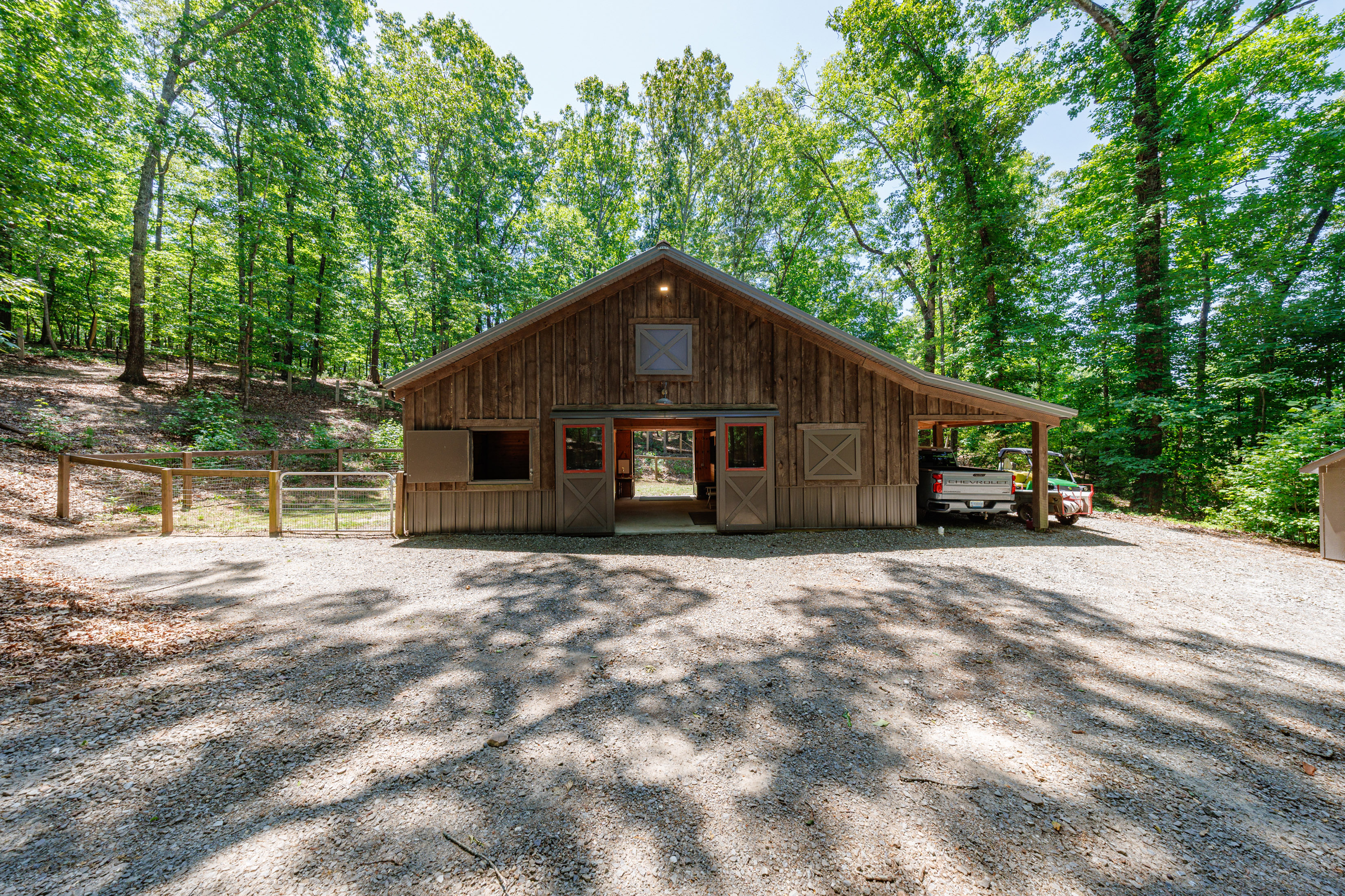  Exceptional Custom-built French Country Estate with Equestrian Amenities - 物件實景
