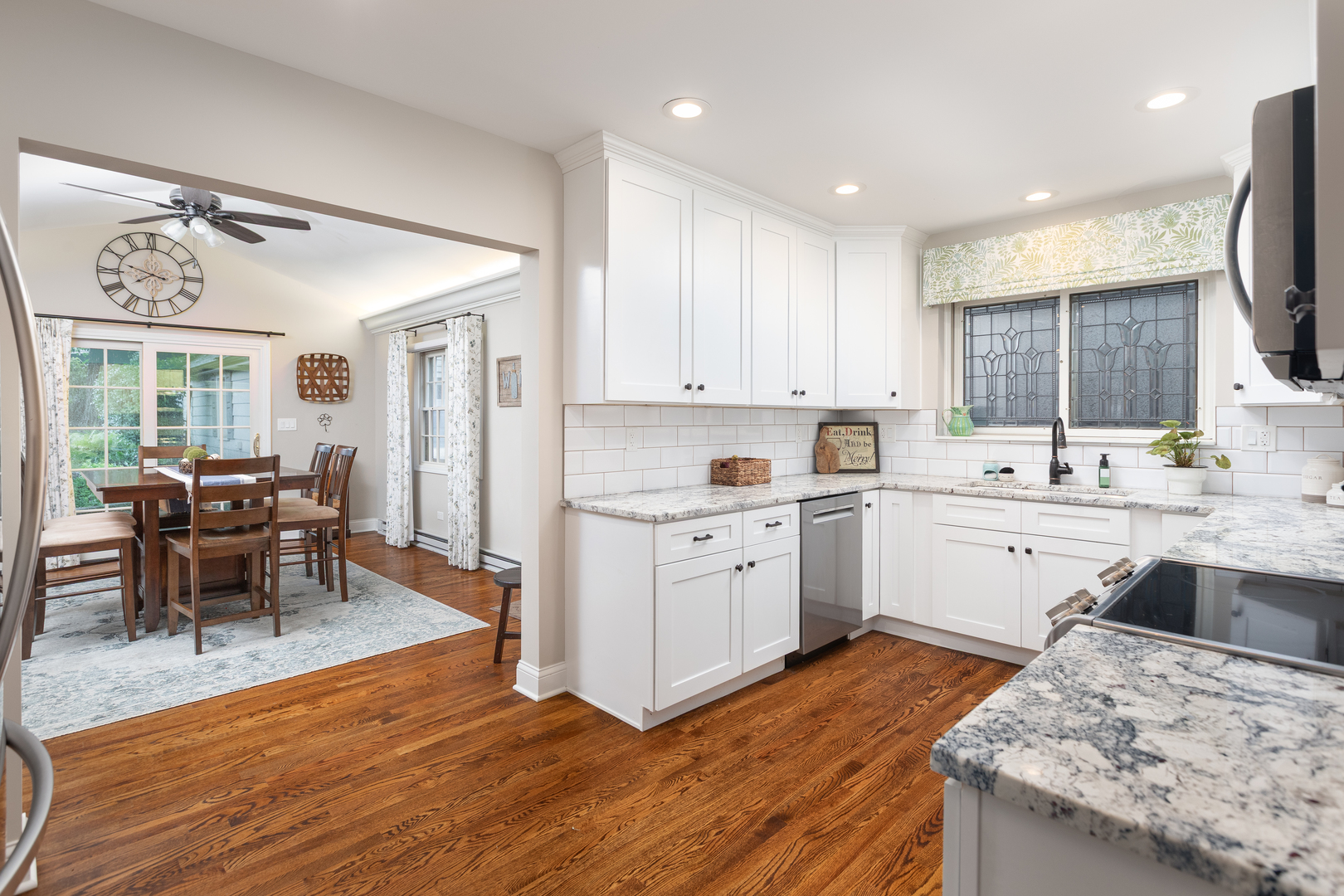 Downers Grove, Illinois, 60515, United States, 3 Bedrooms Bedrooms, ,3 BathroomsBathrooms,Residential,For Sale,1925036
