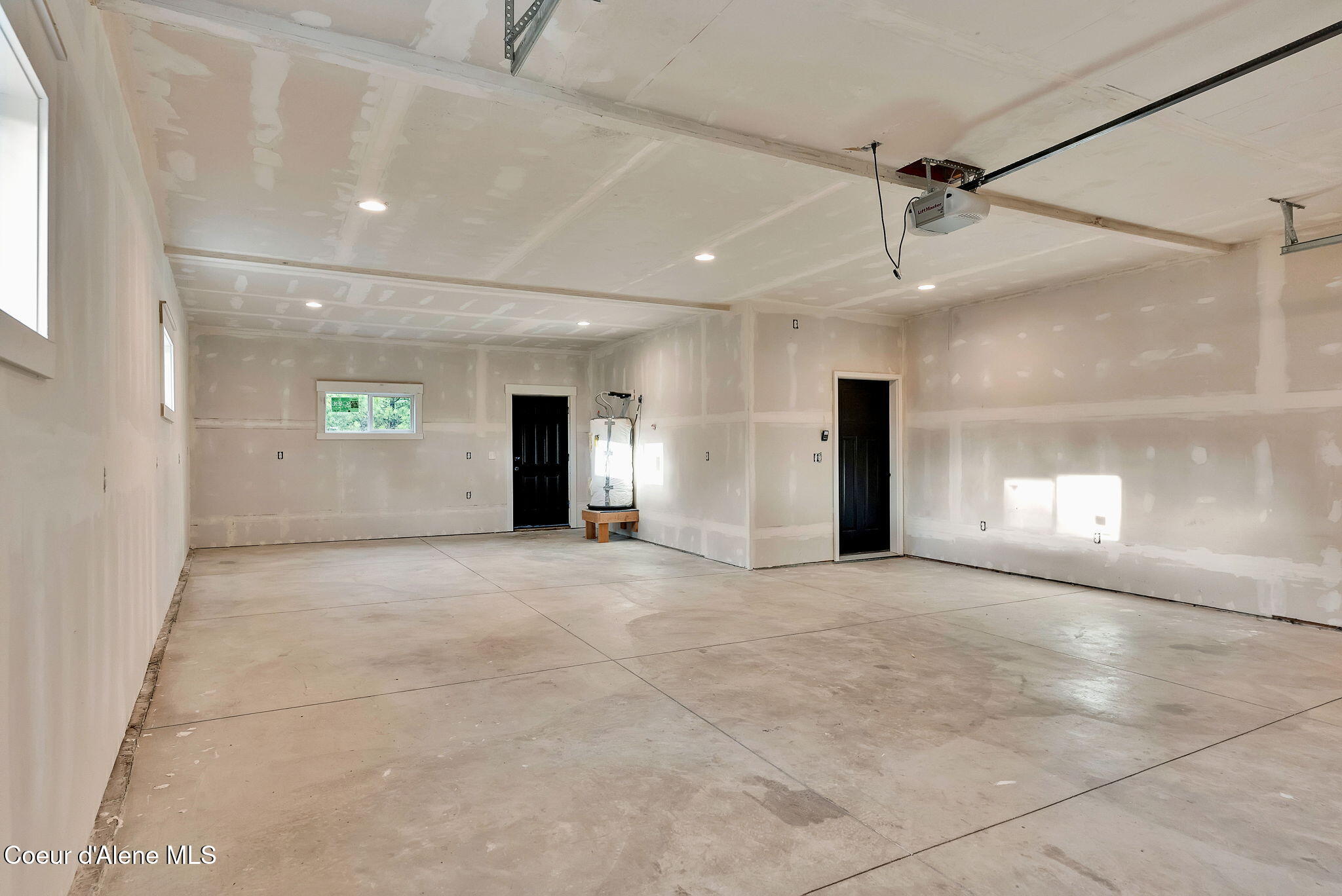 Priest River, Idaho, 83856, United States, 4 Bedrooms Bedrooms, ,2 BathroomsBathrooms,Residential,For Sale,1912359