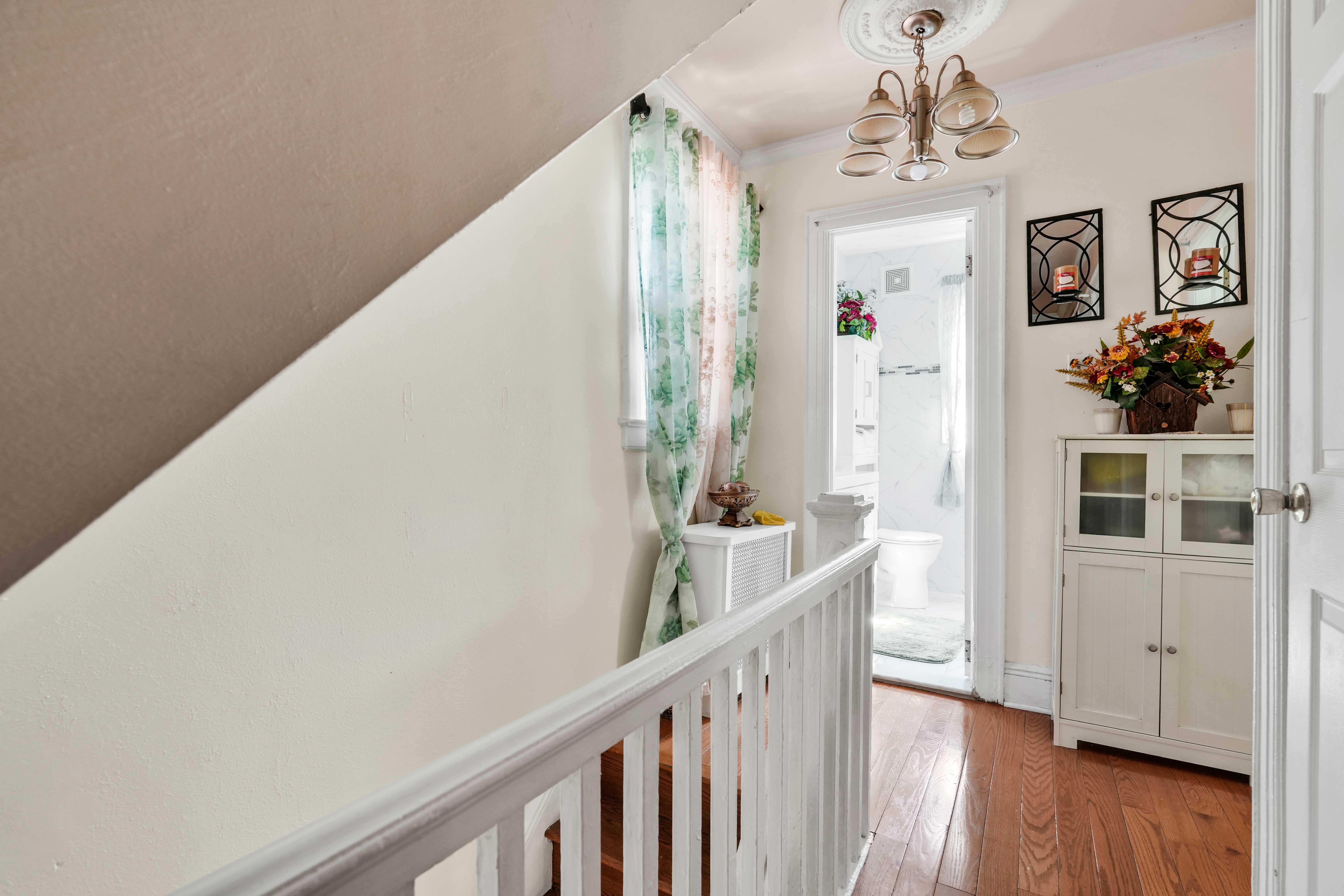 Queens Village, New York, 11429, United States, 4 Bedrooms Bedrooms, ,3 BathroomsBathrooms,Residential,For Sale,2048464