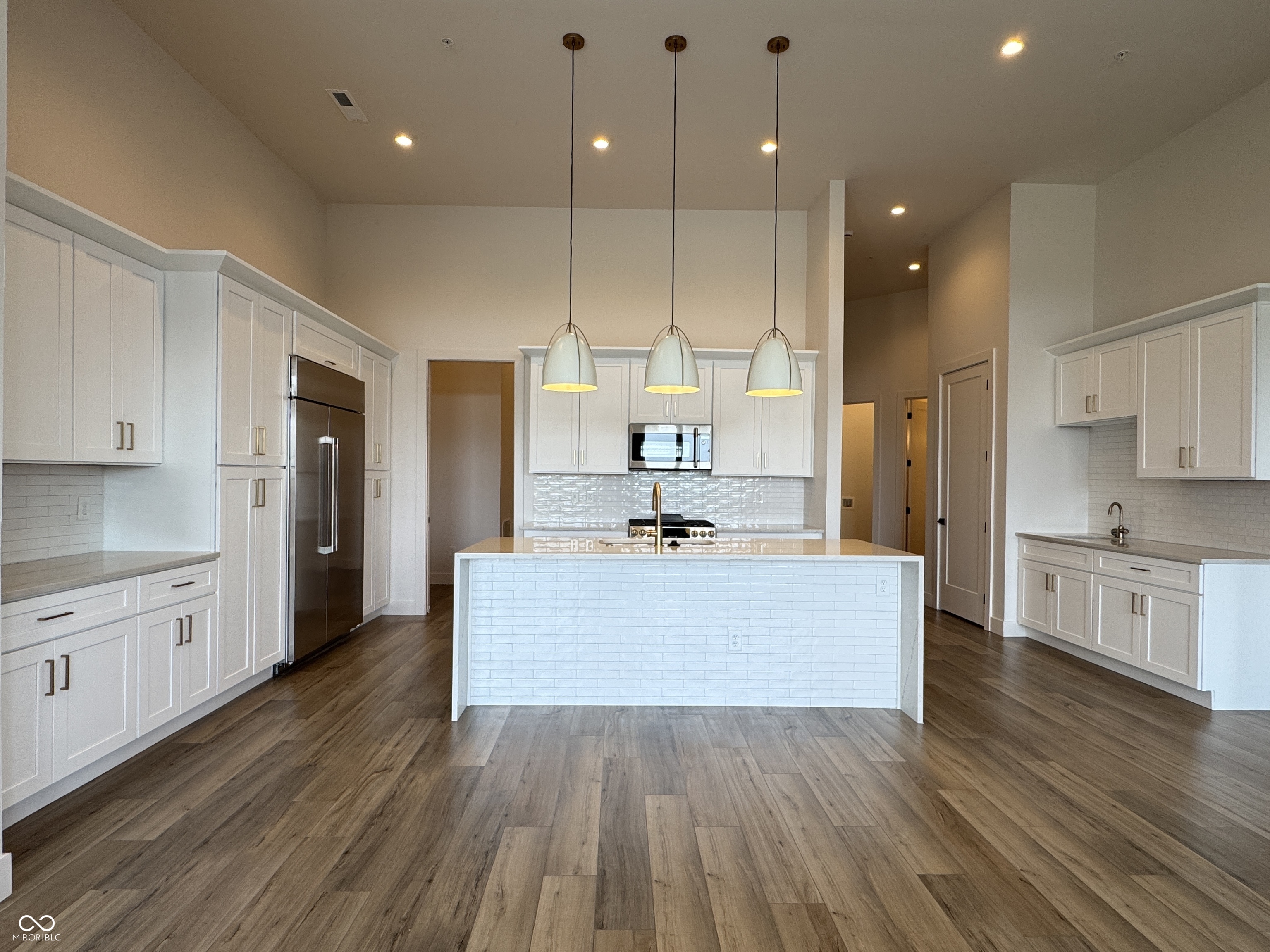 Carmel, Indiana, 46032, United States, 2 Bedrooms Bedrooms, ,3 BathroomsBathrooms,Residential,For Sale,1983027