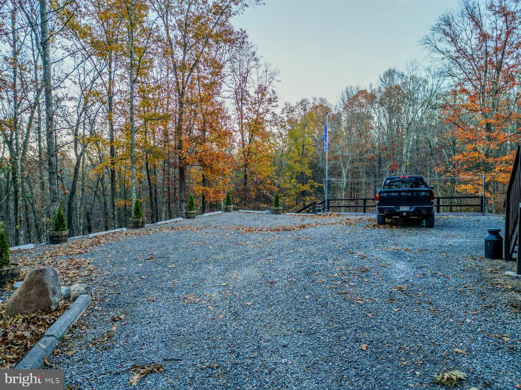 Paw Paw, West Virginia, 25434, United States, 3 Bedrooms Bedrooms, ,3 BathroomsBathrooms,Residential,For Sale,1989238