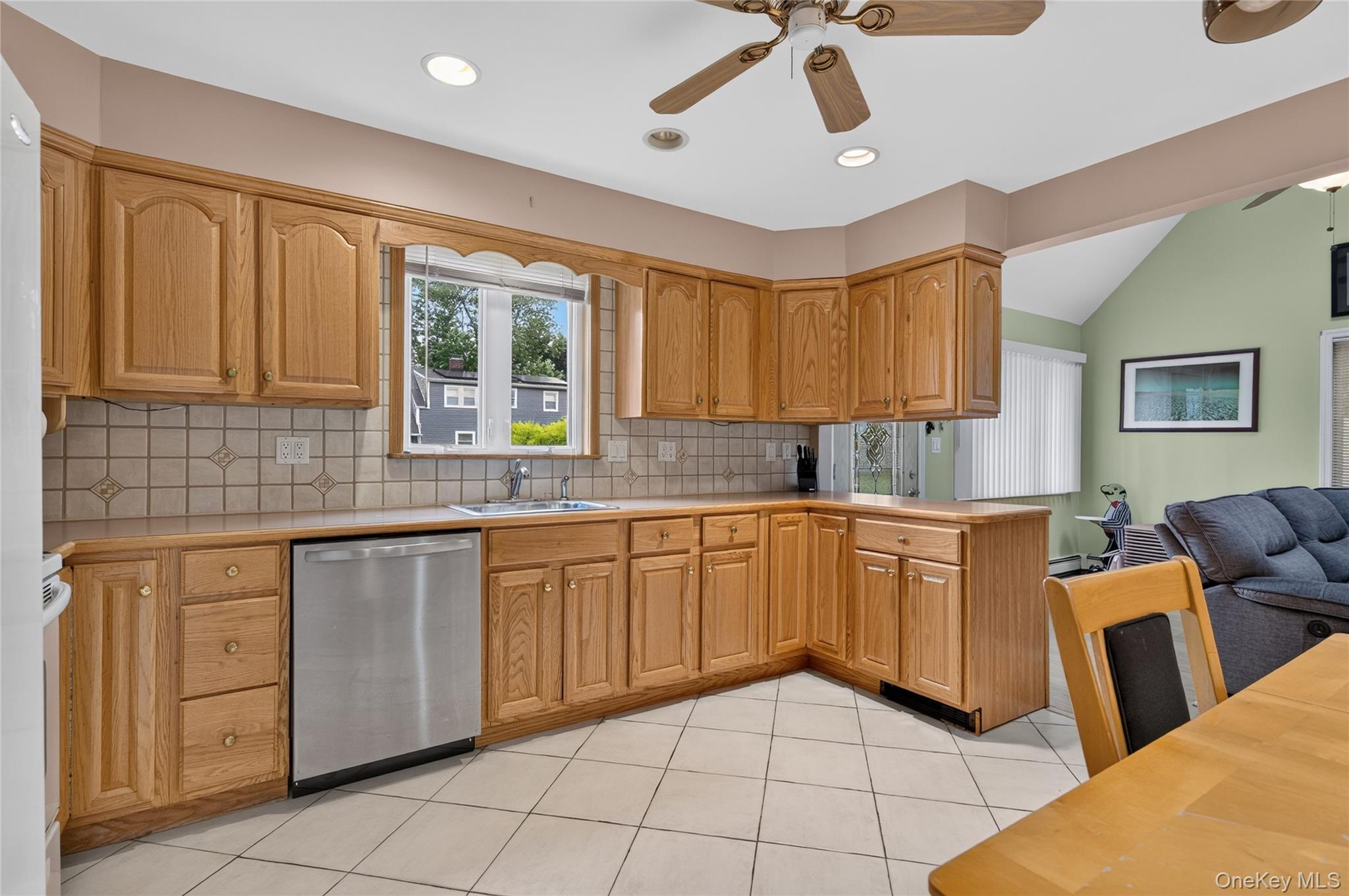  39 Boat Lane, Levittown, NY, 11756 - 物件實景