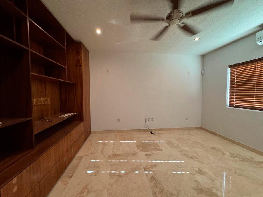 Chapala, Jalisco, 45920, Mexico, 3 Bedrooms Bedrooms, ,5 BathroomsBathrooms,Residential,For Sale,1838444