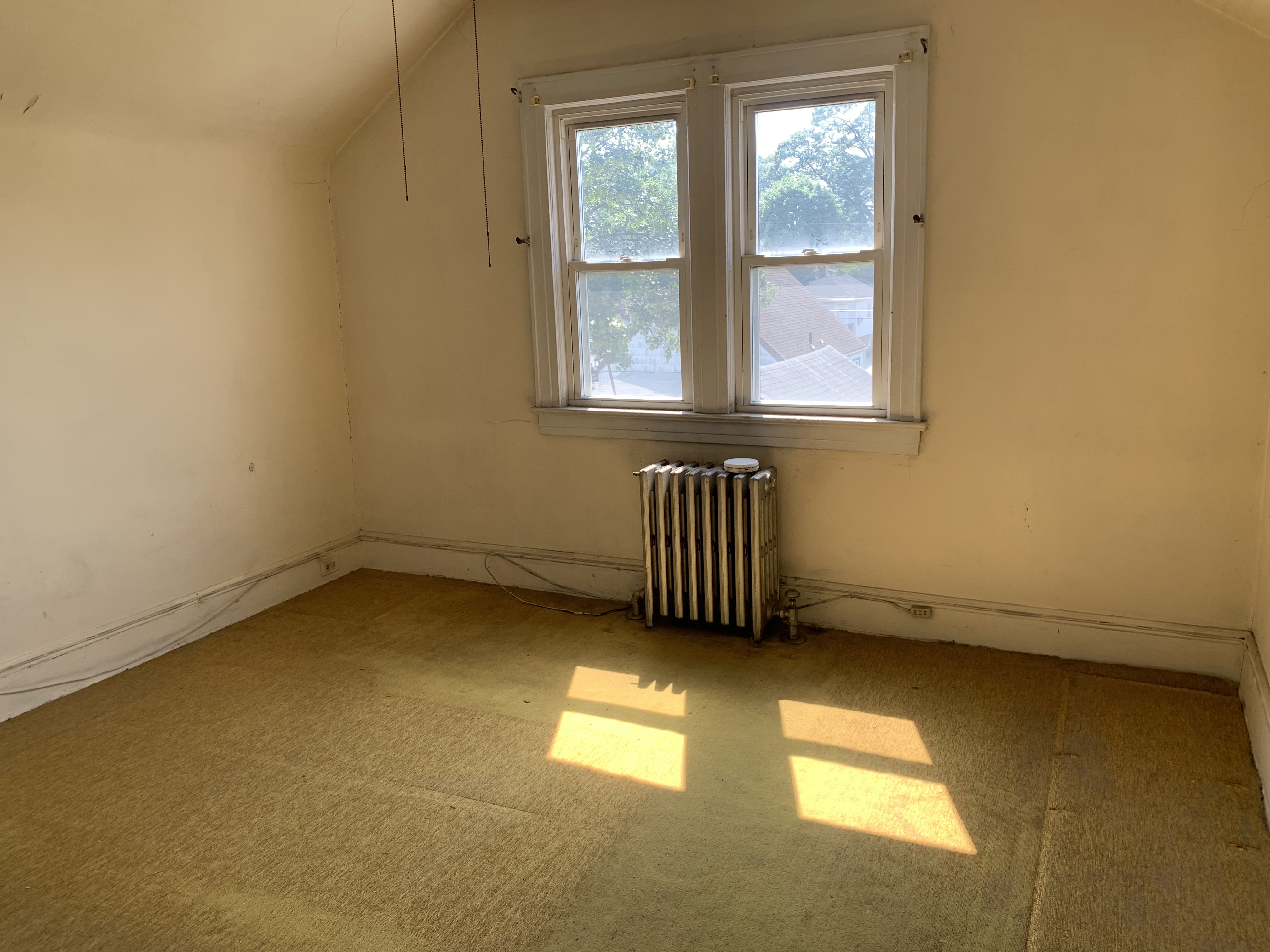 Elmont, New York, 11003, United States, 3 Bedrooms Bedrooms, ,1 BathroomBathrooms,Residential,For Sale,1976204