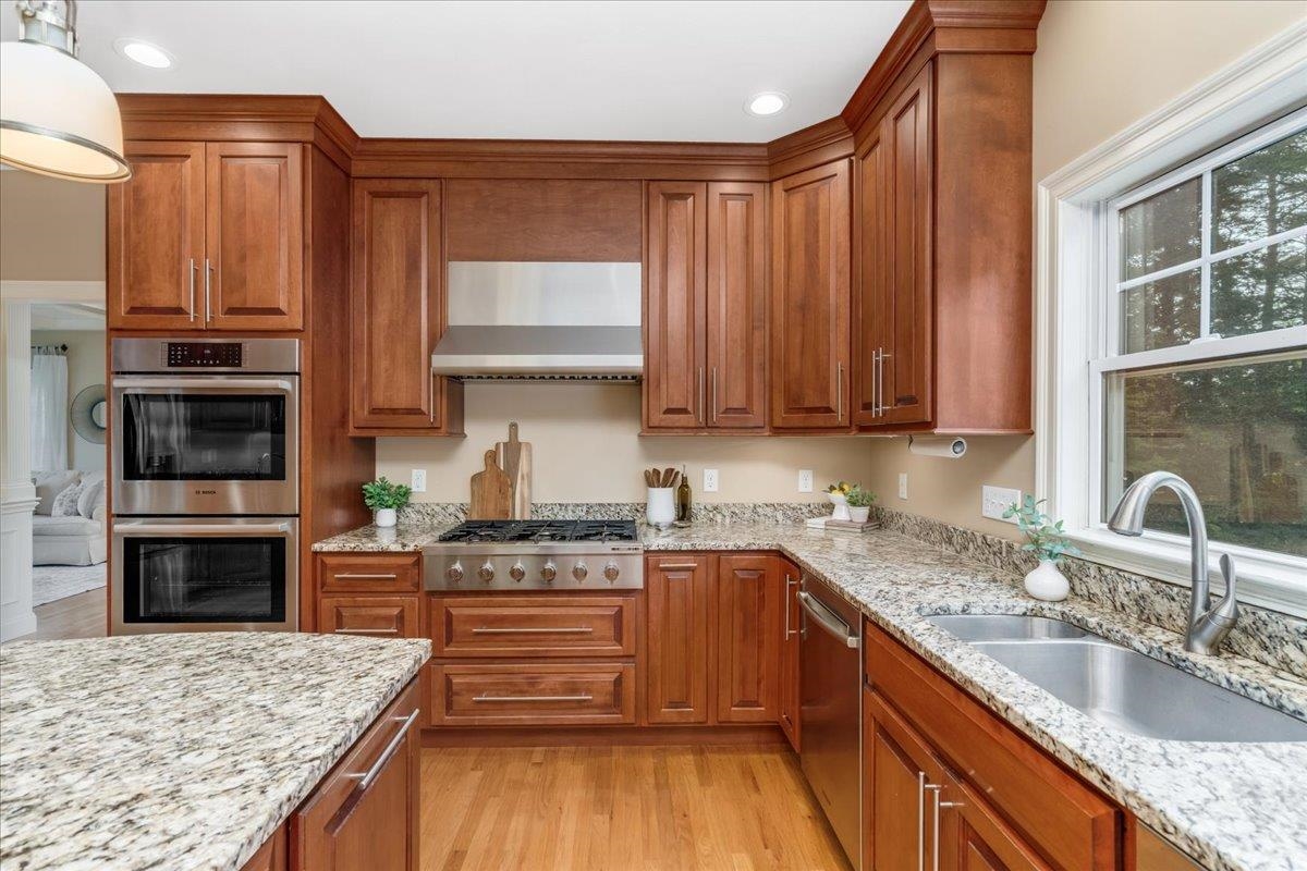 Bedford, New Hampshire, 03110, United States, 4 Bedrooms Bedrooms, ,5 BathroomsBathrooms,Residential,For Sale,1865787