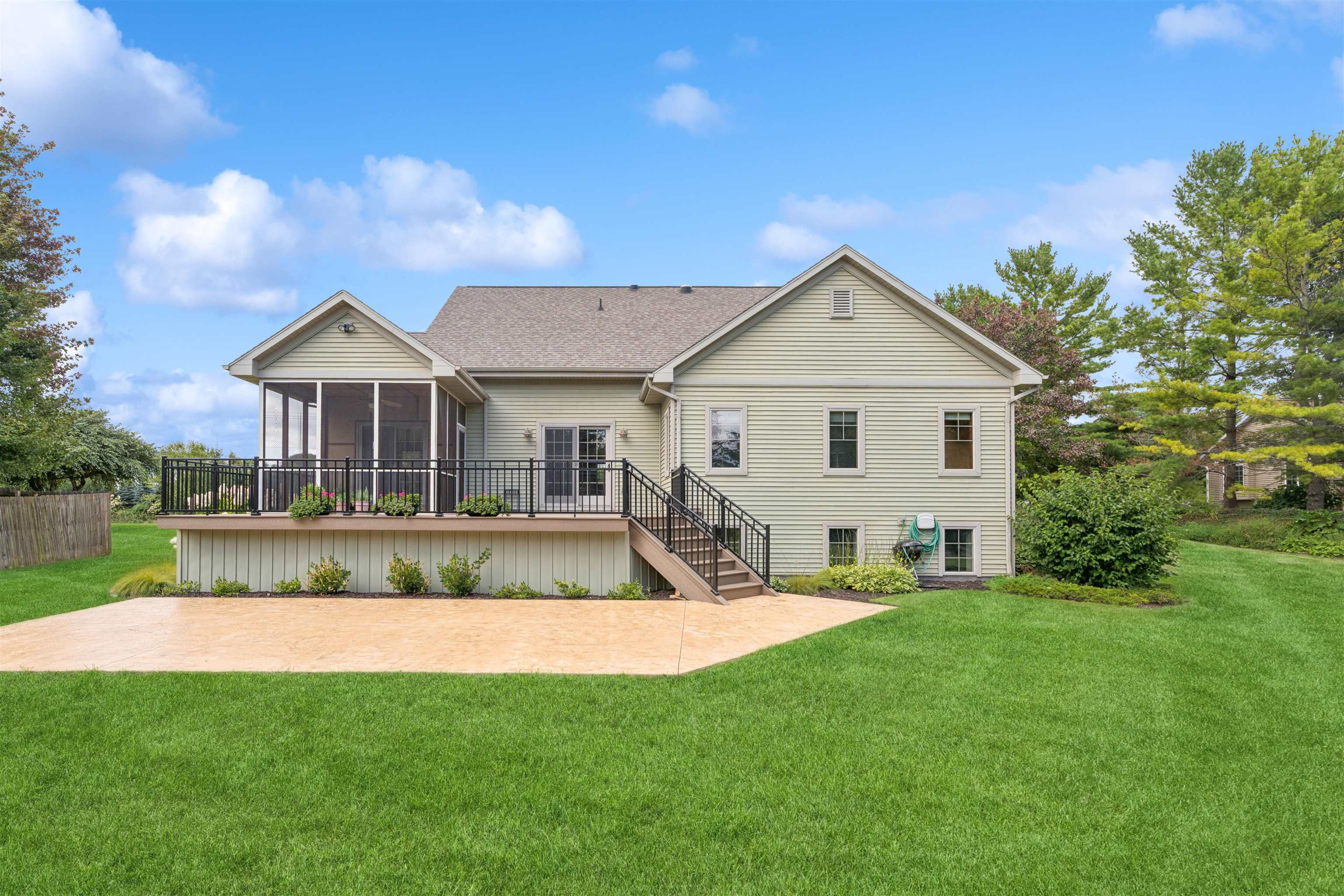 APPLETON, Wisconsin, 54913, United States, 4 Bedrooms Bedrooms, ,4 BathroomsBathrooms,Residential,For Sale,1942240