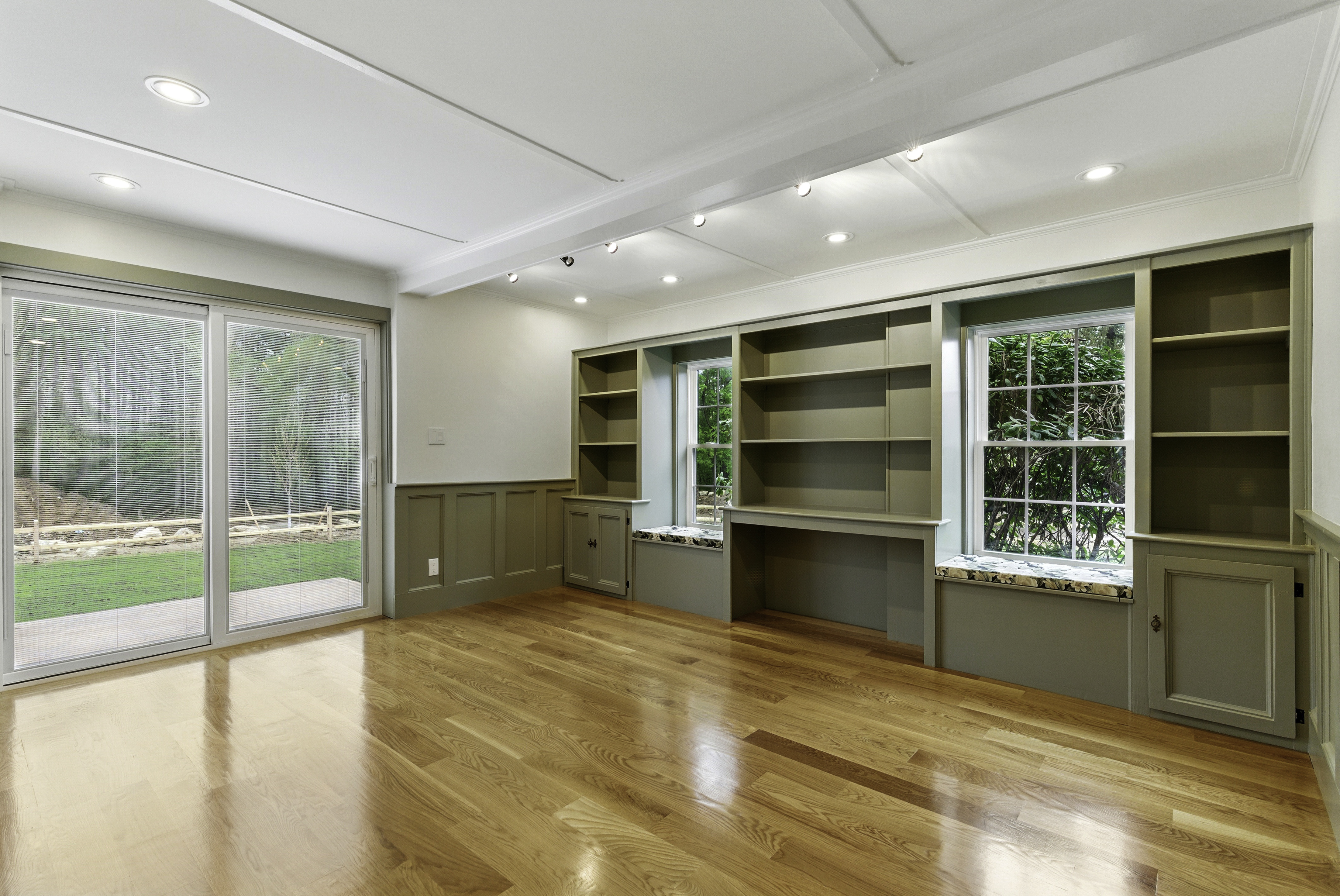 Hopedale, Massachusetts, 01747, United States, 3 Bedrooms Bedrooms, ,2 BathroomsBathrooms,Residential,For Sale,1979409